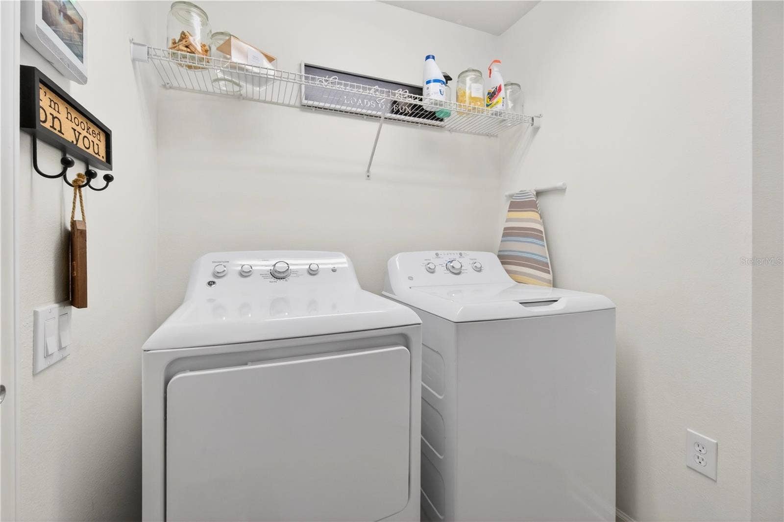 852 LANTERN WAY, Clearwater, FL 33765 laundry room