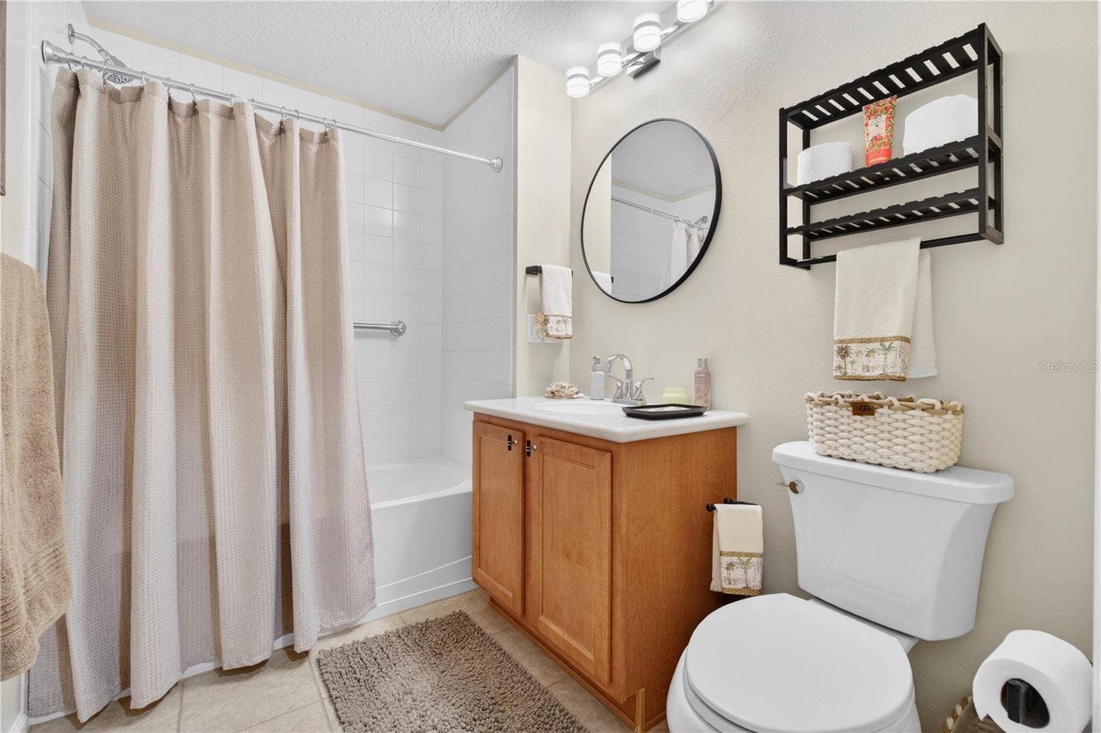 852 LANTERN WAY, Clearwater, FL 33765 guest bathroom
