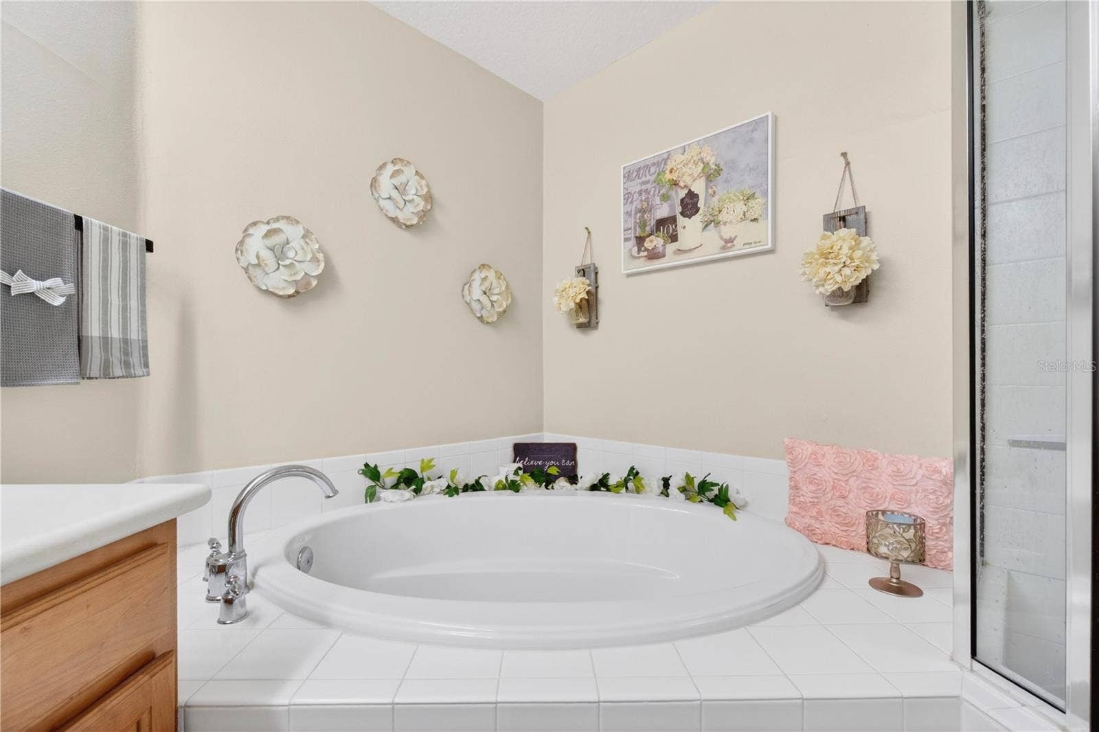 852 LANTERN WAY, Clearwater, FL 33765 primary bathroom
