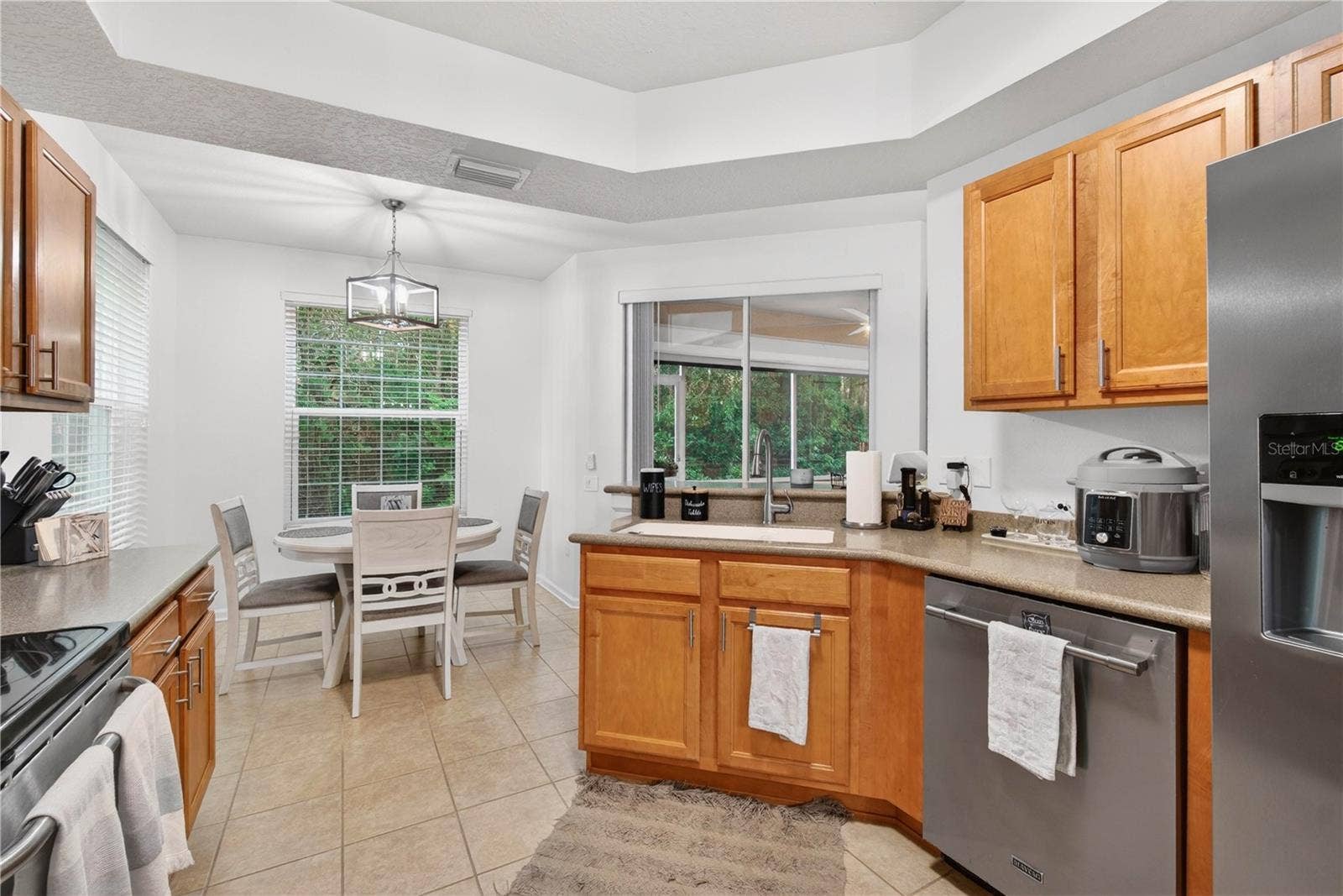 852 LANTERN WAY, Clearwater, FL 33765 kitchen