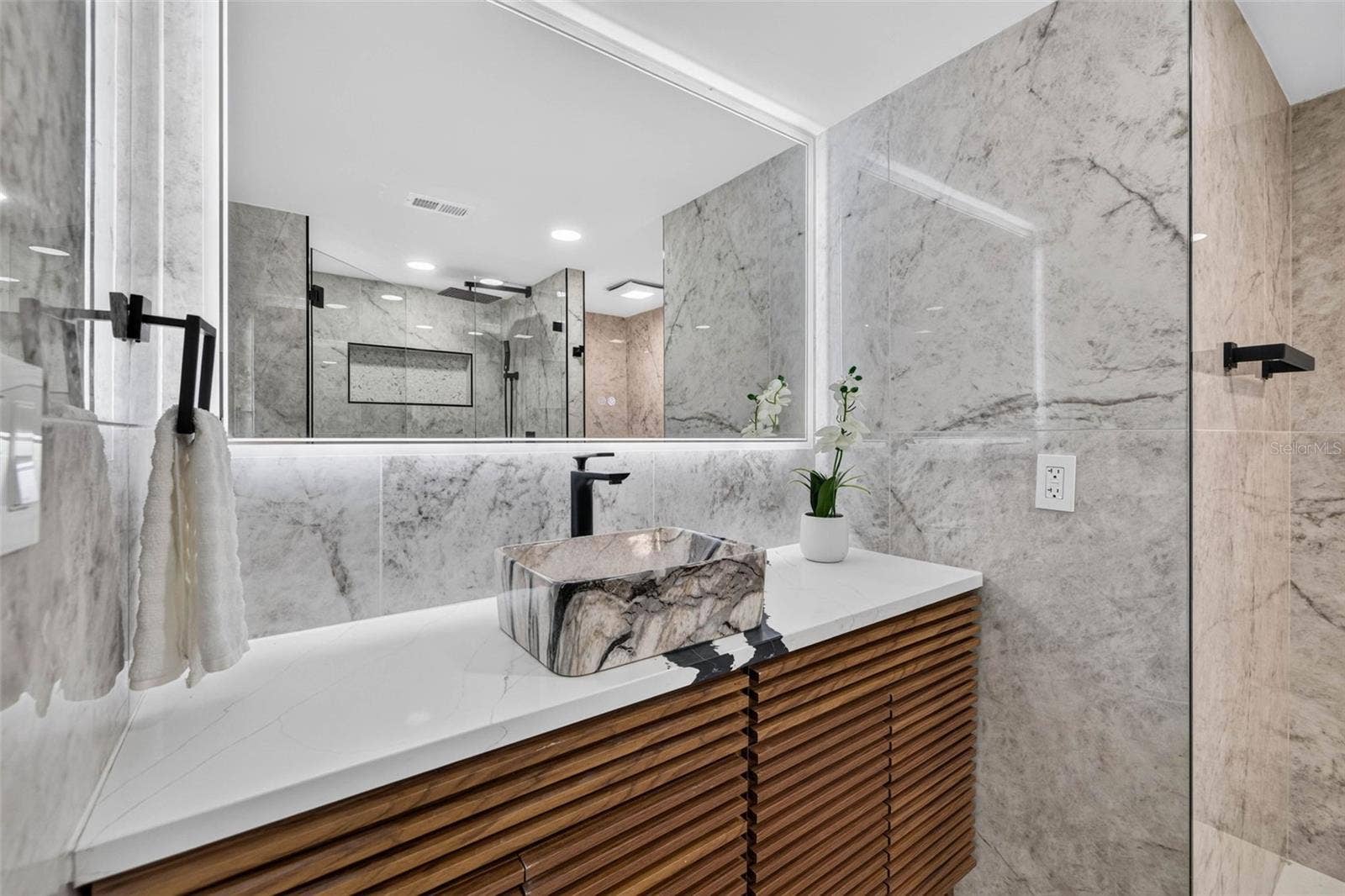 100 OAKMONT LANE, #204, Belleair, FL 33756 Guest Bathroom