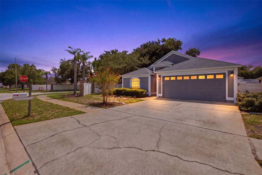Property photo for 860 ROCKY MOUNTAIN COURT, Valrico, FL