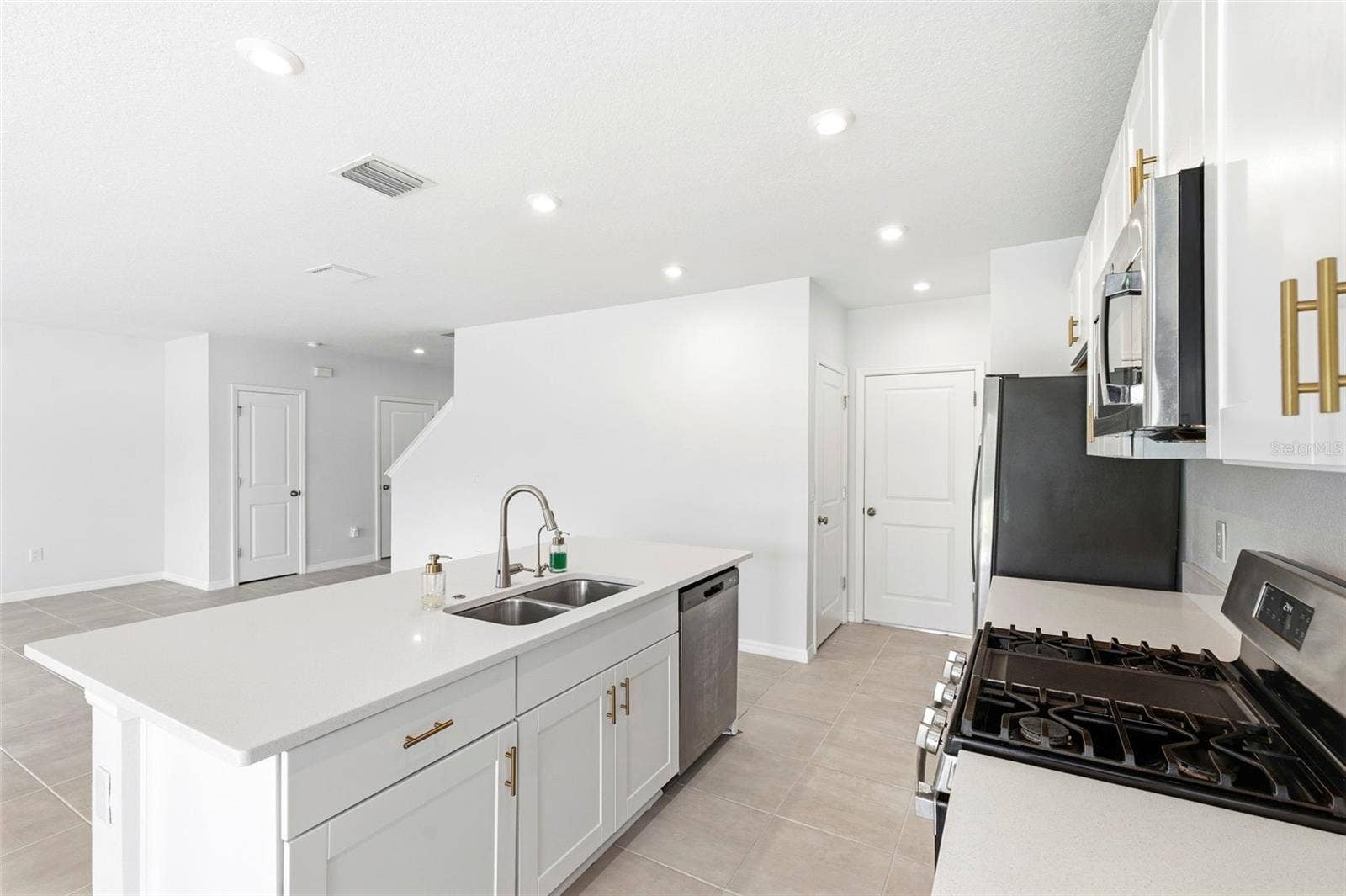 6271 SPRINGMONT LOOP, Palmetto, FL 34221 6271 SPRINGMONT LOOP, Palmetto, FL 34221