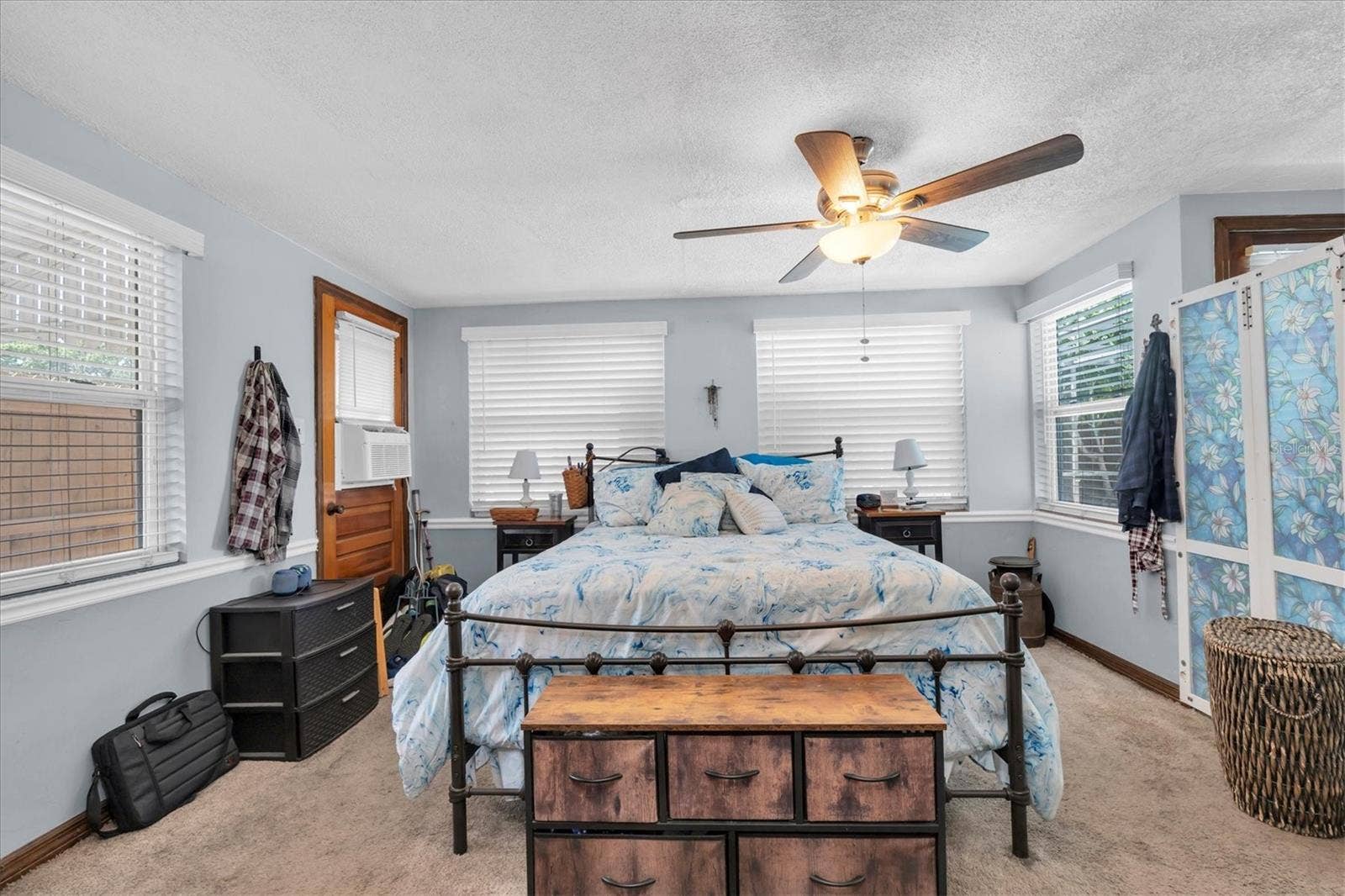 3227 48TH AVENUE N, St Petersburg, FL 33714 3227 48TH AVENUE N, St Petersburg, FL 33714