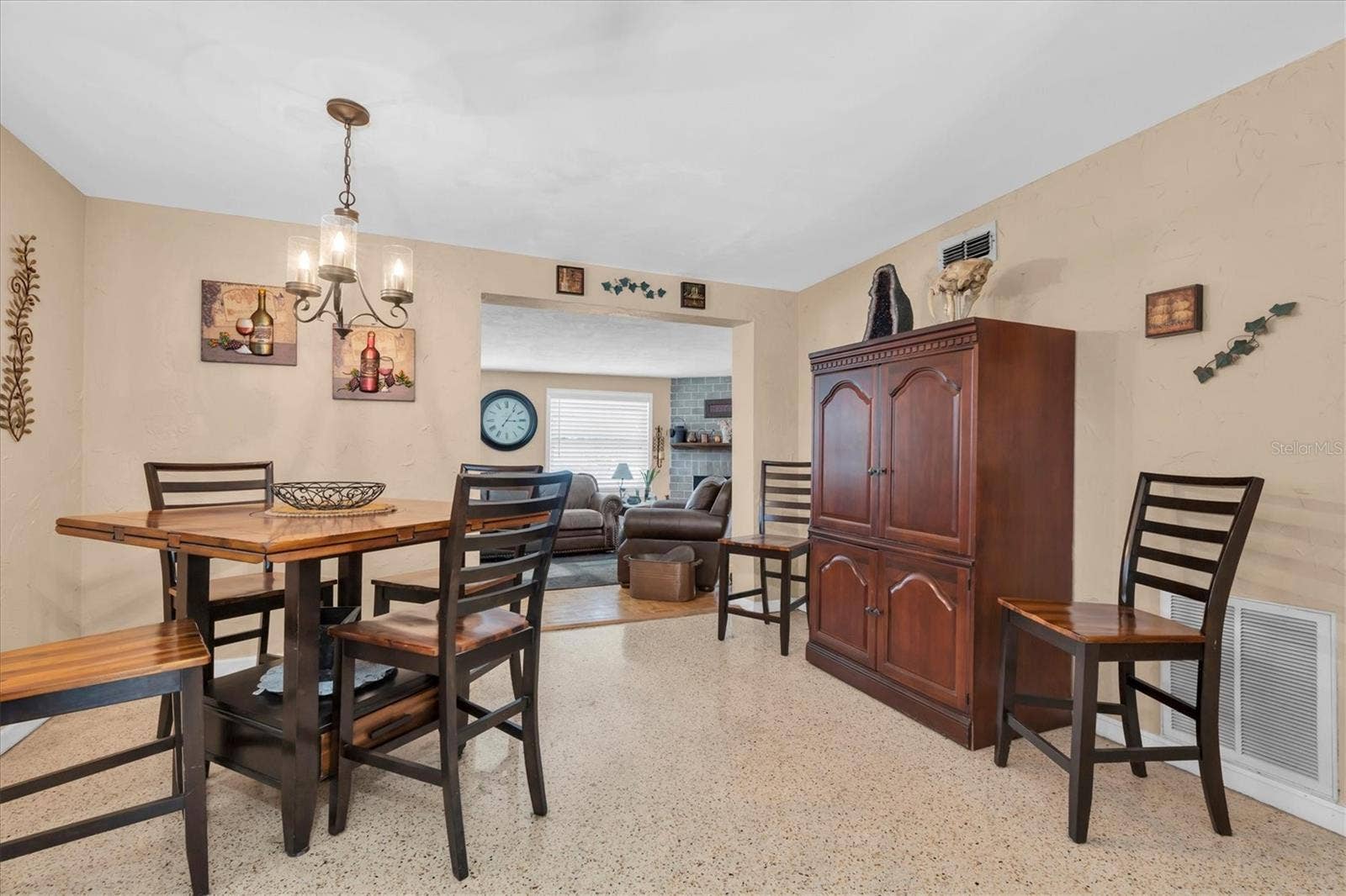 3227 48TH AVENUE N, St Petersburg, FL 33714 Dining room