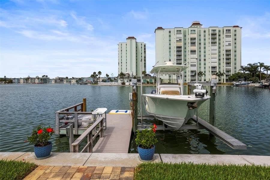 Property photo for 6360 2ND PALM POINT, St Petersburg, FL