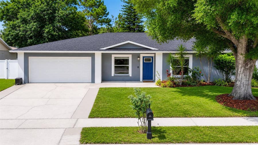 Property photo for 4113 HOLLOW HILL DR, Tampa, FL