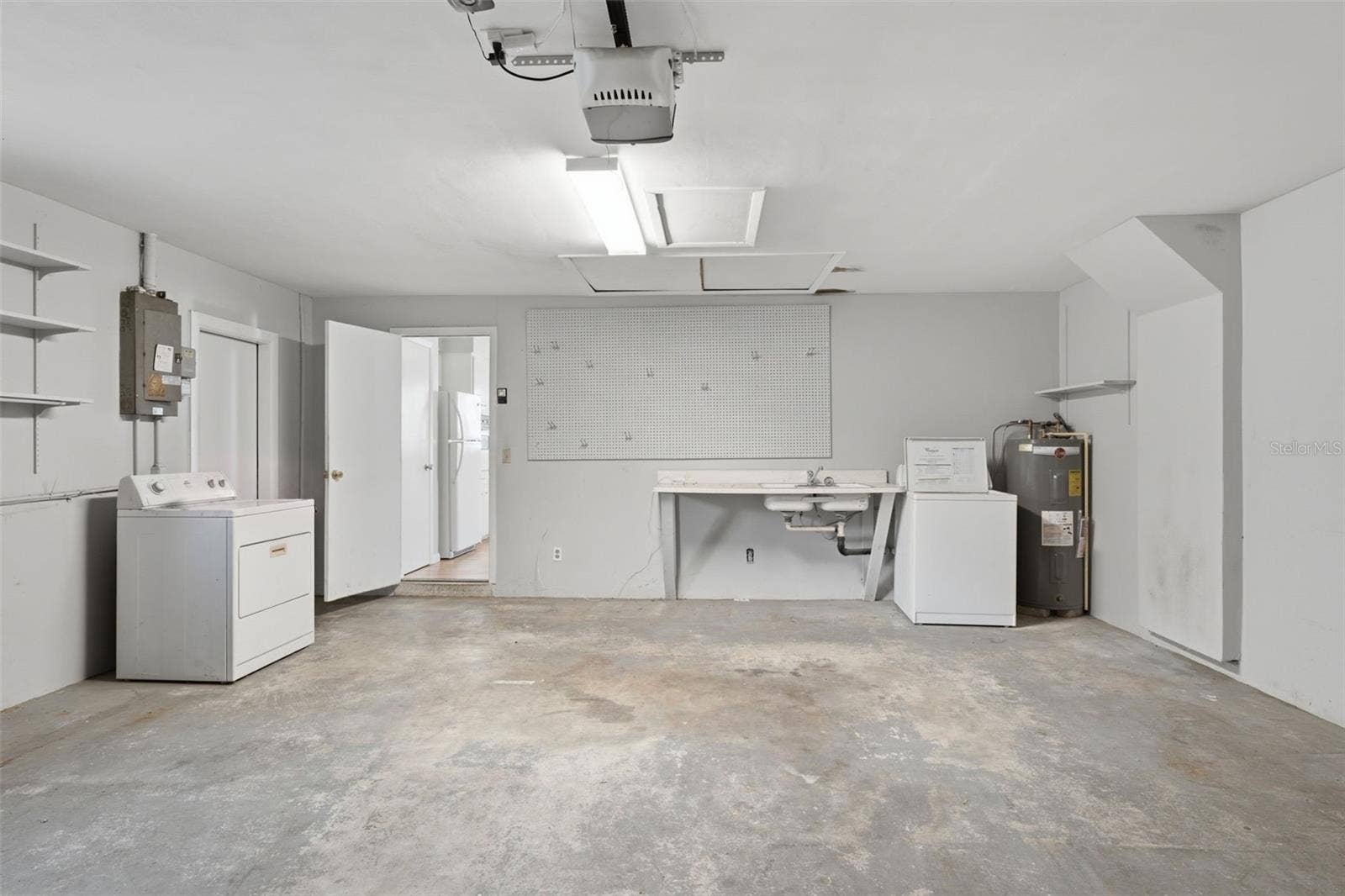 Laundry/garage