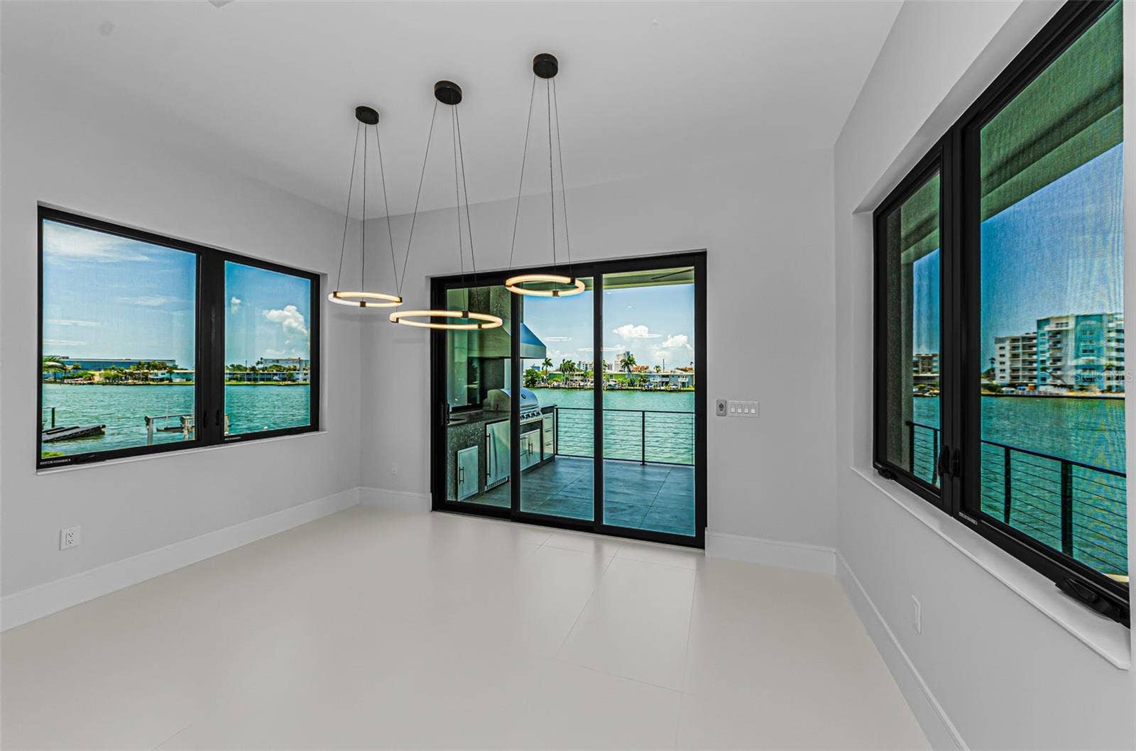 43 DOLPHIN DRIVE, Treasure Island, FL 33706 Dining area