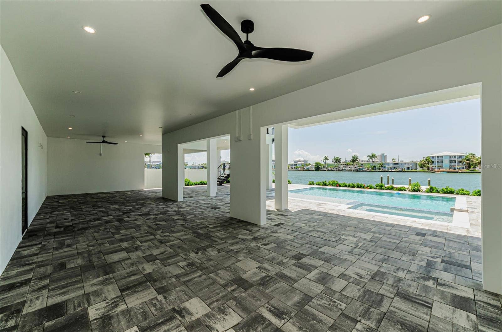 43 DOLPHIN DRIVE, Treasure Island, FL 33706 Patio area
