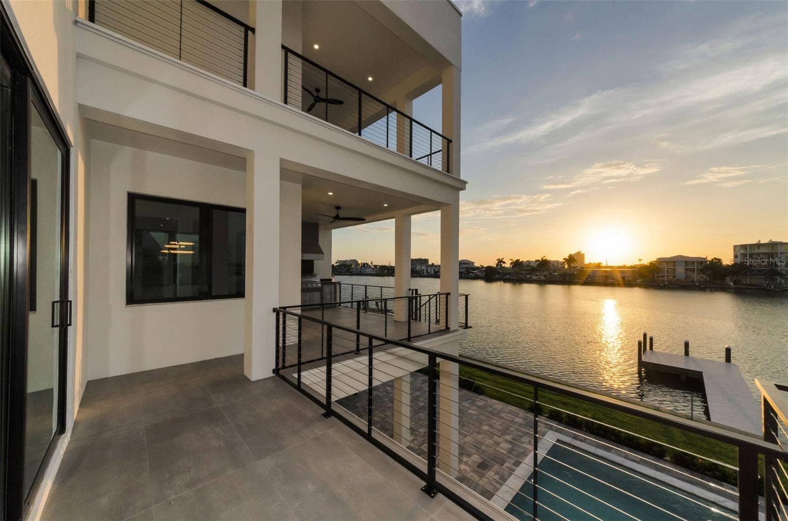 43 DOLPHIN DRIVE, Treasure Island, FL 33706 Living room balcony views