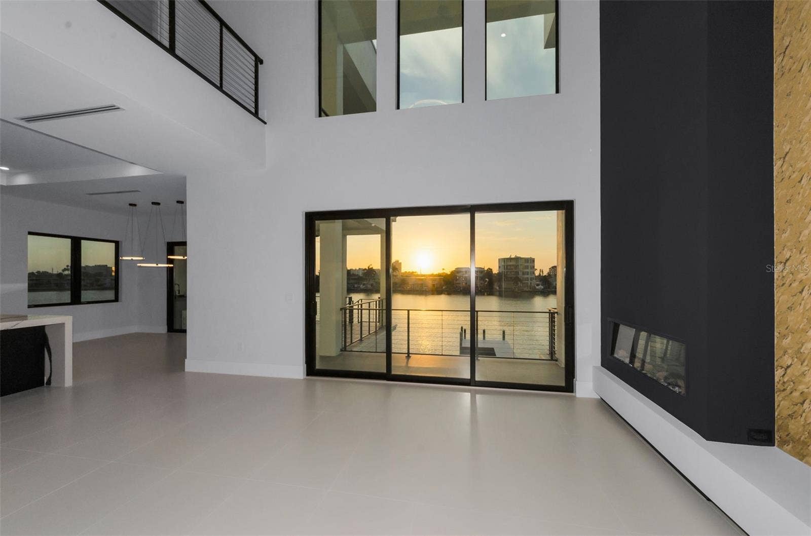 43 DOLPHIN DRIVE, Treasure Island, FL 33706 Great room