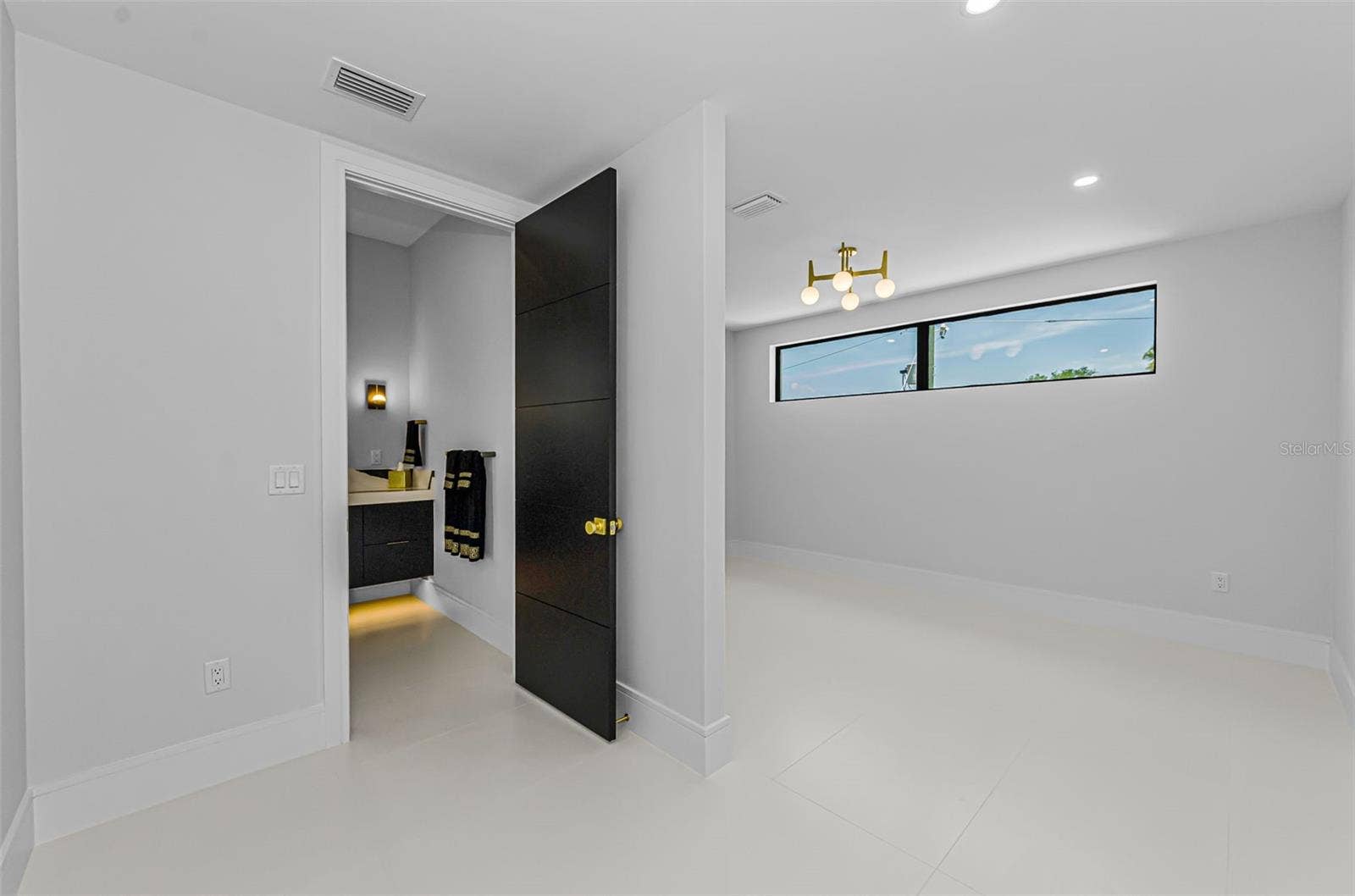 43 DOLPHIN DRIVE, Treasure Island, FL 33706 Primary Bedroom closet