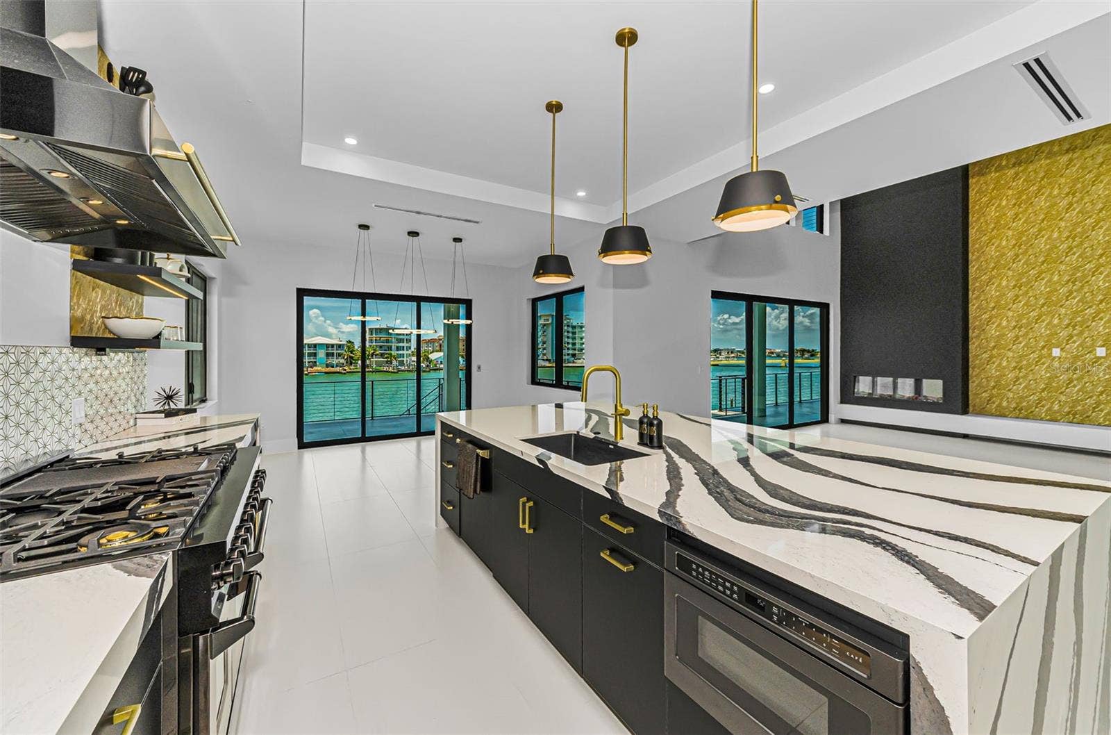 43 DOLPHIN DRIVE, Treasure Island, FL 33706 43 DOLPHIN DRIVE, Treasure Island, FL 33706
