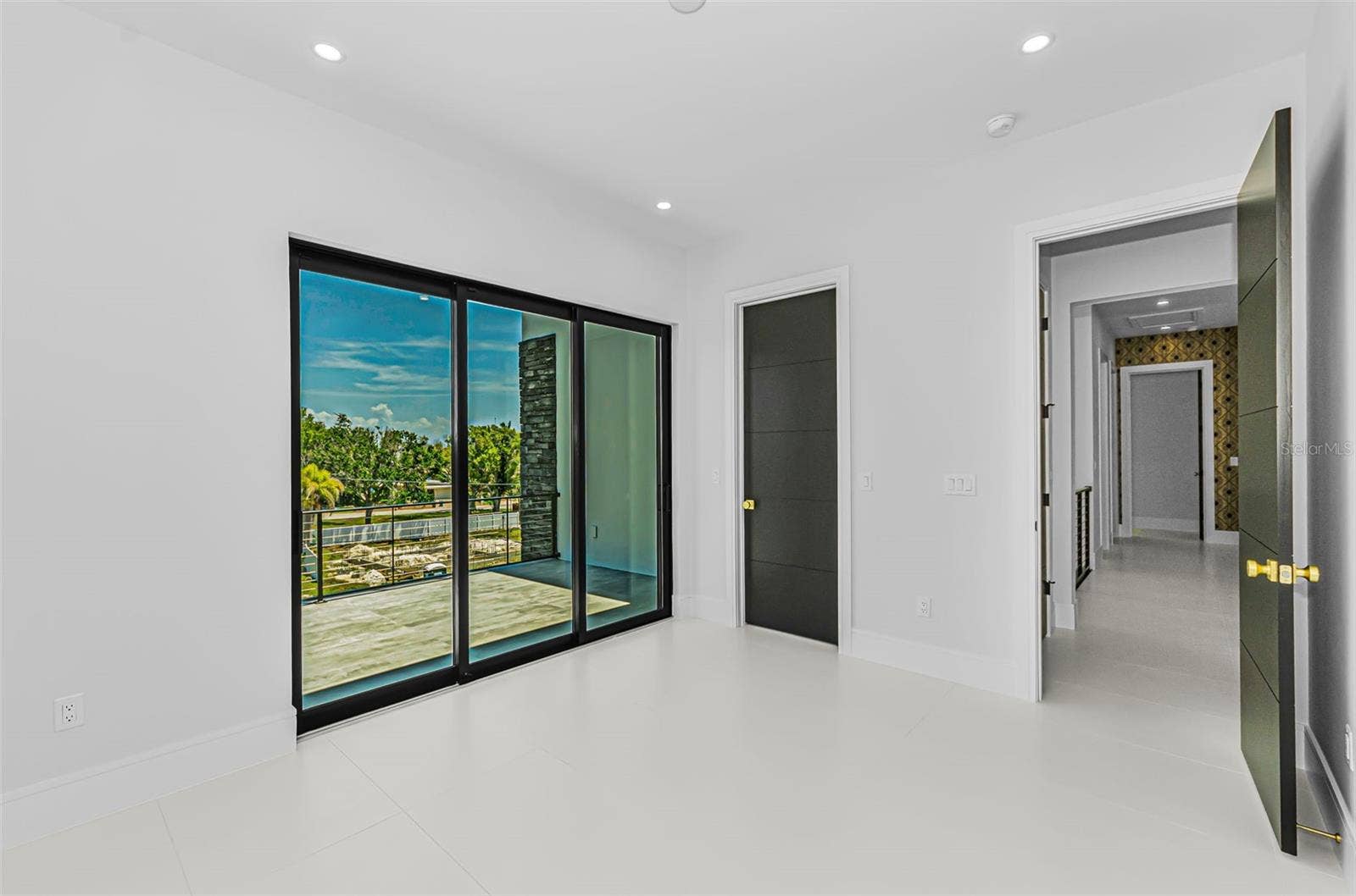 43 DOLPHIN DRIVE, Treasure Island, FL 33706 Upper level office