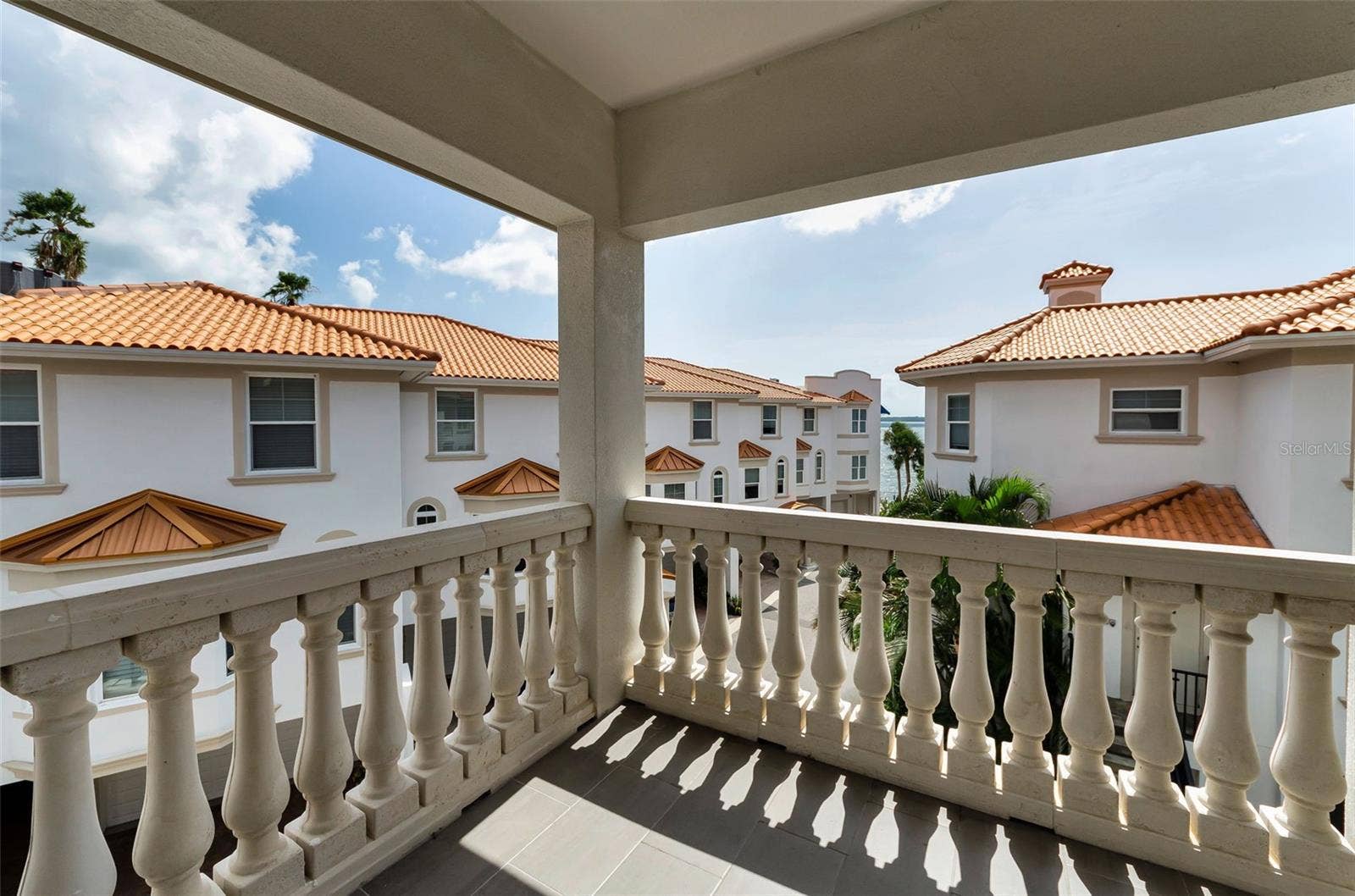 Primary Bedroom Corner Balcony