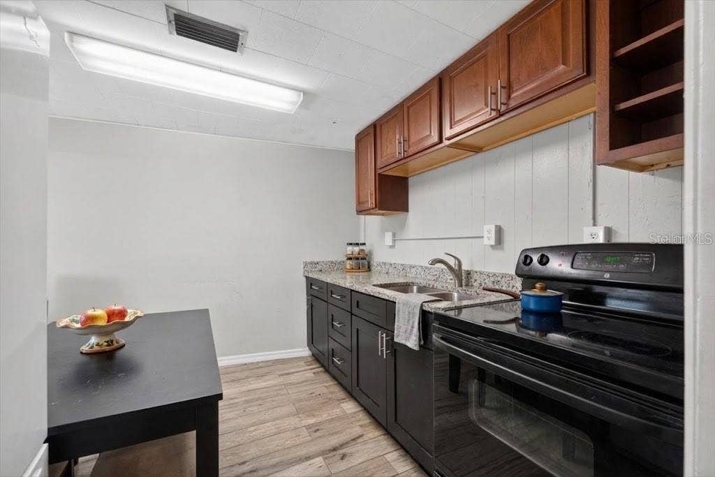 701 FISH LIPS LANE, Ruskin, FL 33570 711