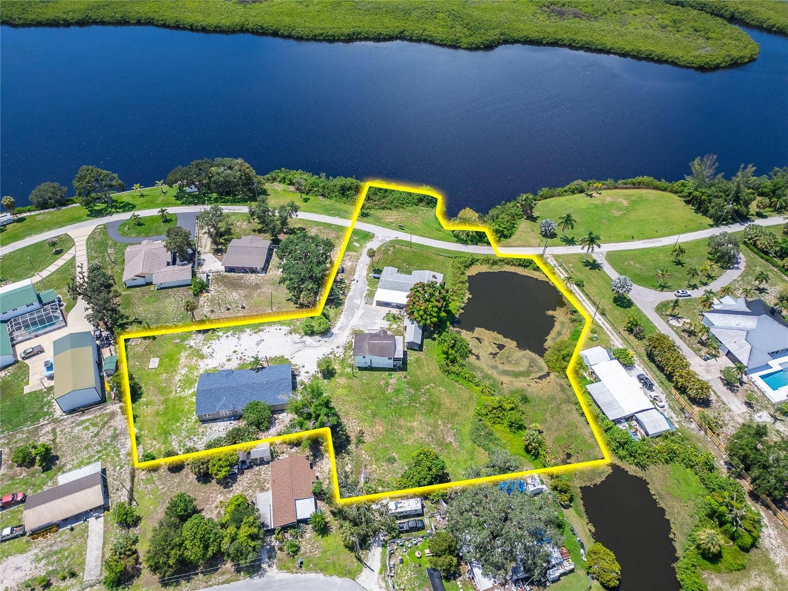 701 FISH LIPS LANE, Ruskin, FL 33570 701 FISH LIPS LANE, Ruskin, FL 33570