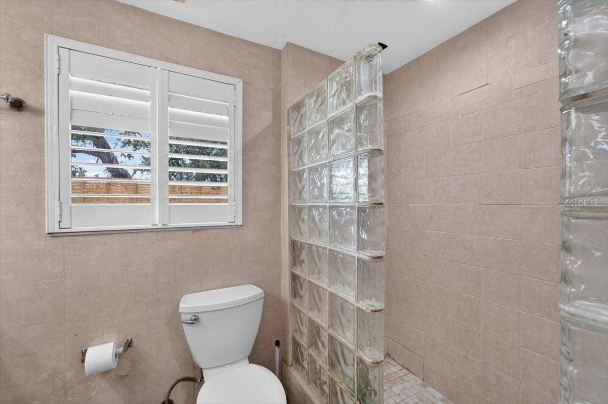 701 FISH LIPS LANE, Ruskin, FL 33570 713