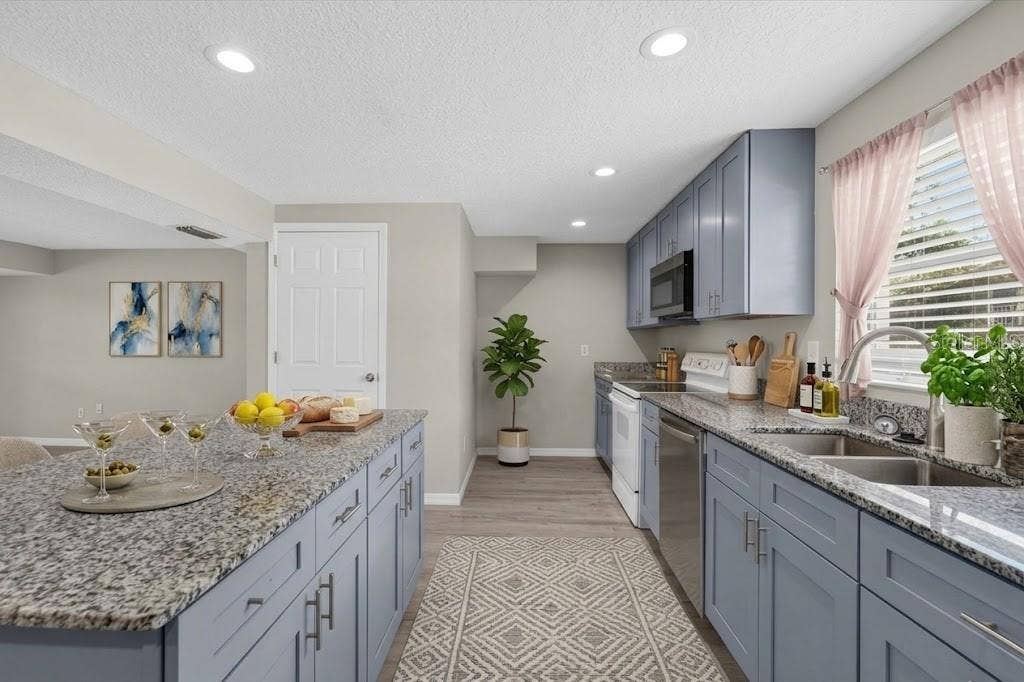 701 FISH LIPS LANE, Ruskin, FL 33570 705 Digitally Staged
