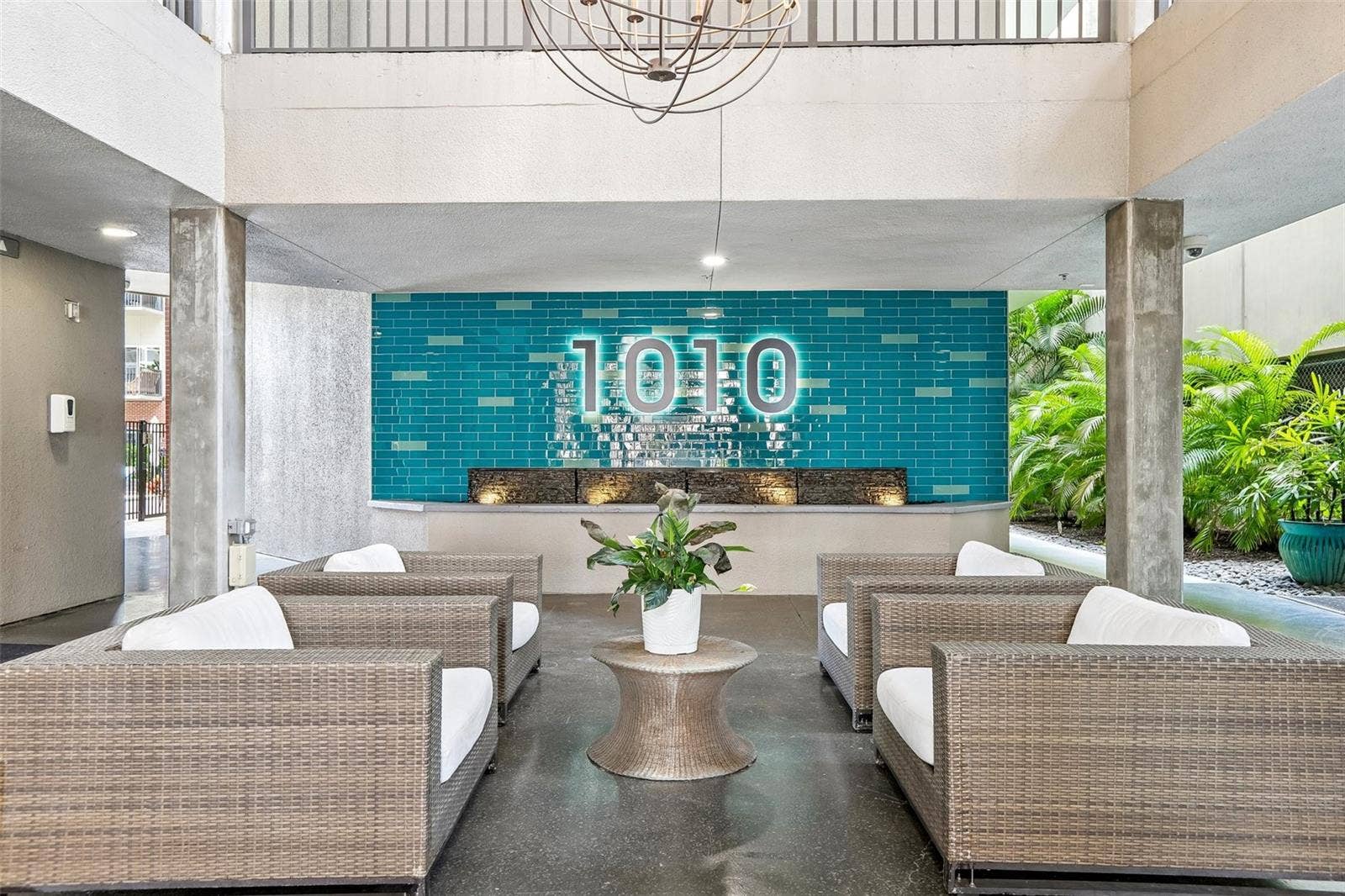 1010 CENTRAL AVENUE, #413, St Petersburg, FL 33705