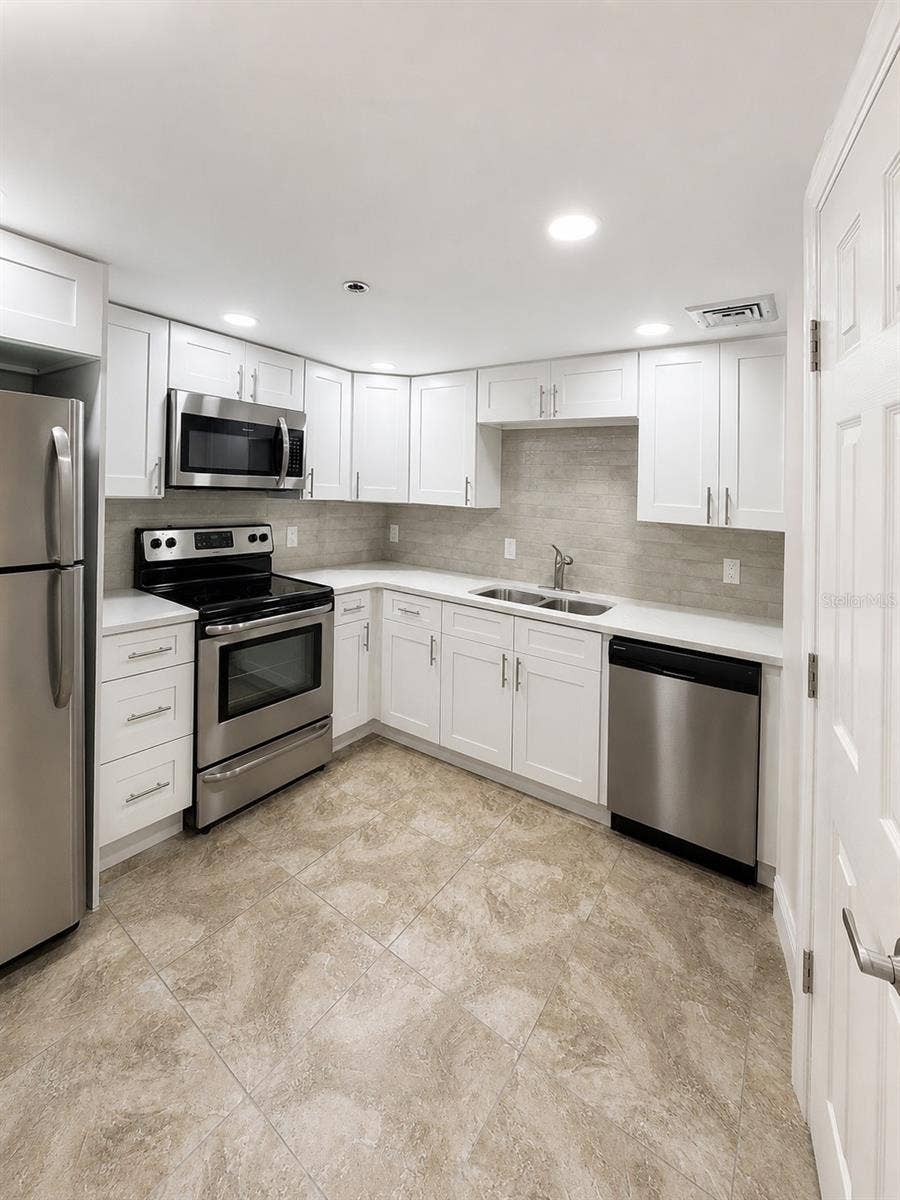 1 KEY CAPRI, #102W, Treasure Island, FL 33706 1 KEY CAPRI, #102W, Treasure Island, FL 33706