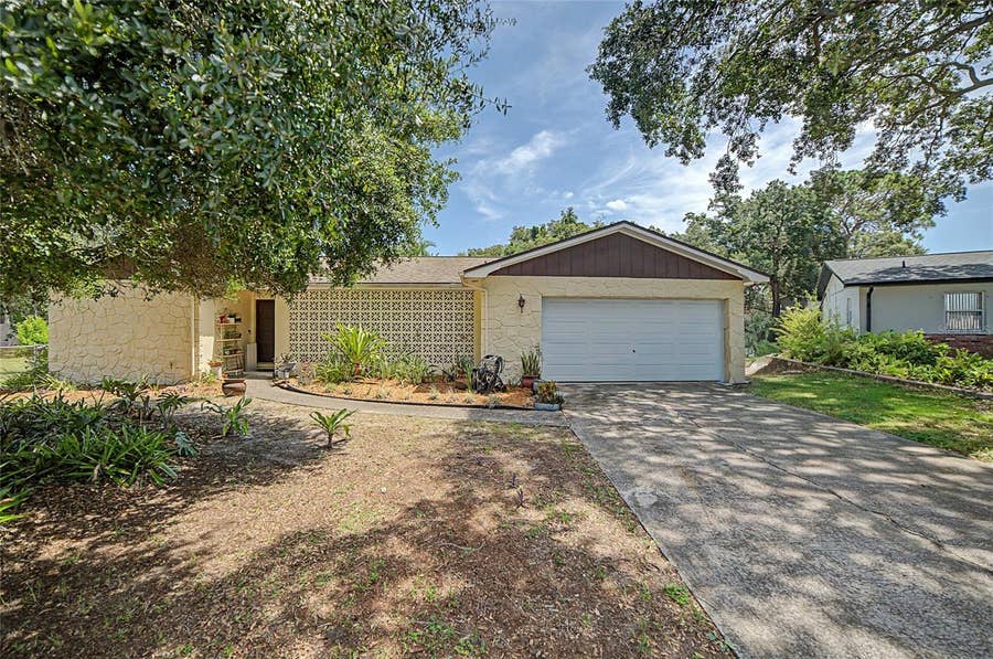Property photo for 612 BARKFIELD LOOP, Brandon, FL