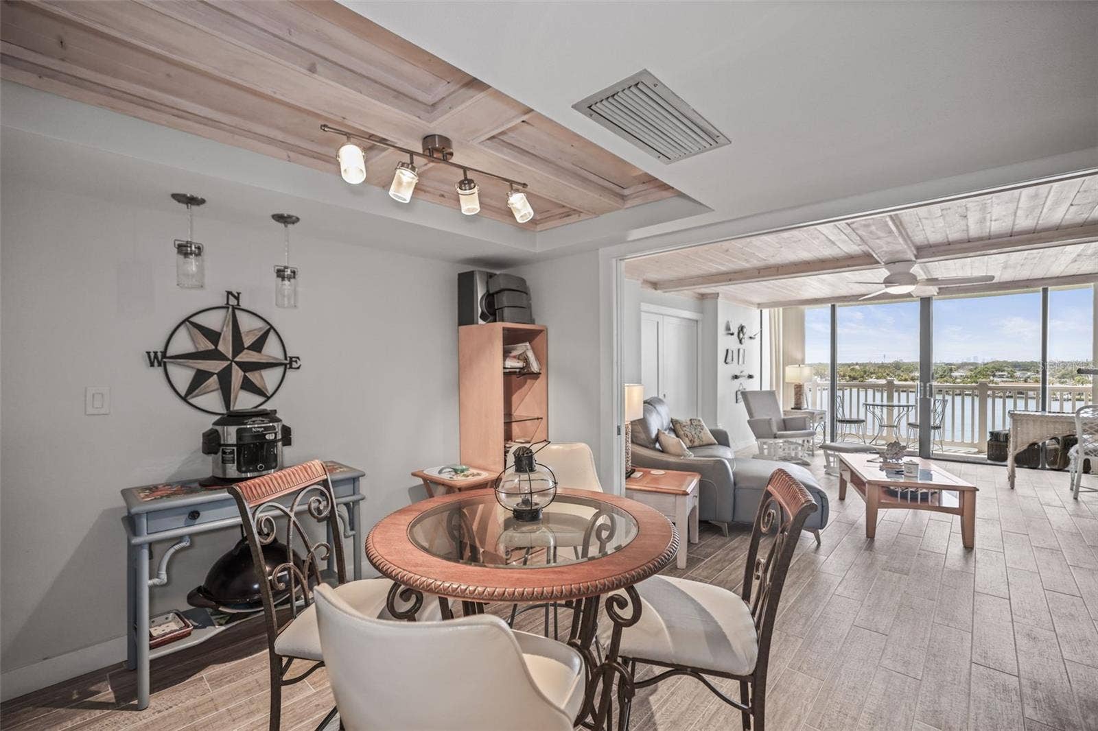 500 TREASURE ISLAND CAUSEWAY, #610, Treasure Island, FL 33706 500 TREASURE ISLAND CAUSEWAY, #610, Treasure Island, FL 33706