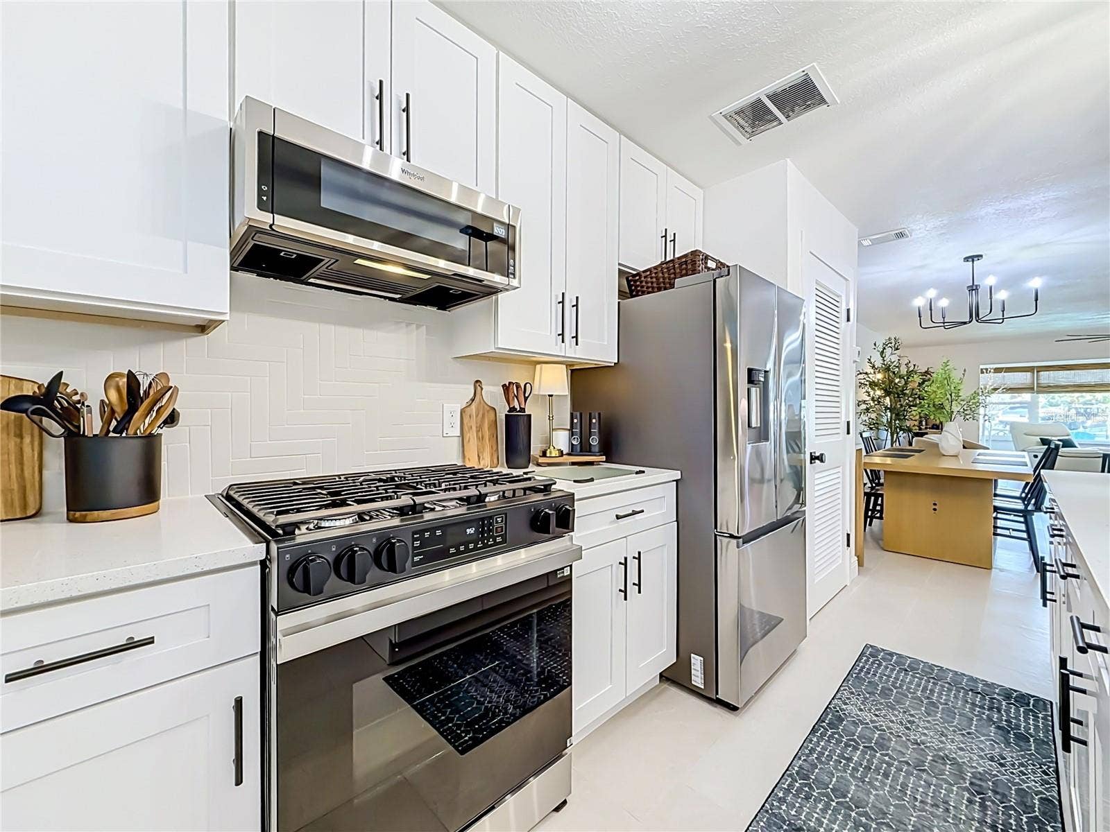 5935 30TH AVENUE S, #104, Gulfport, FL 33707 New Appliances