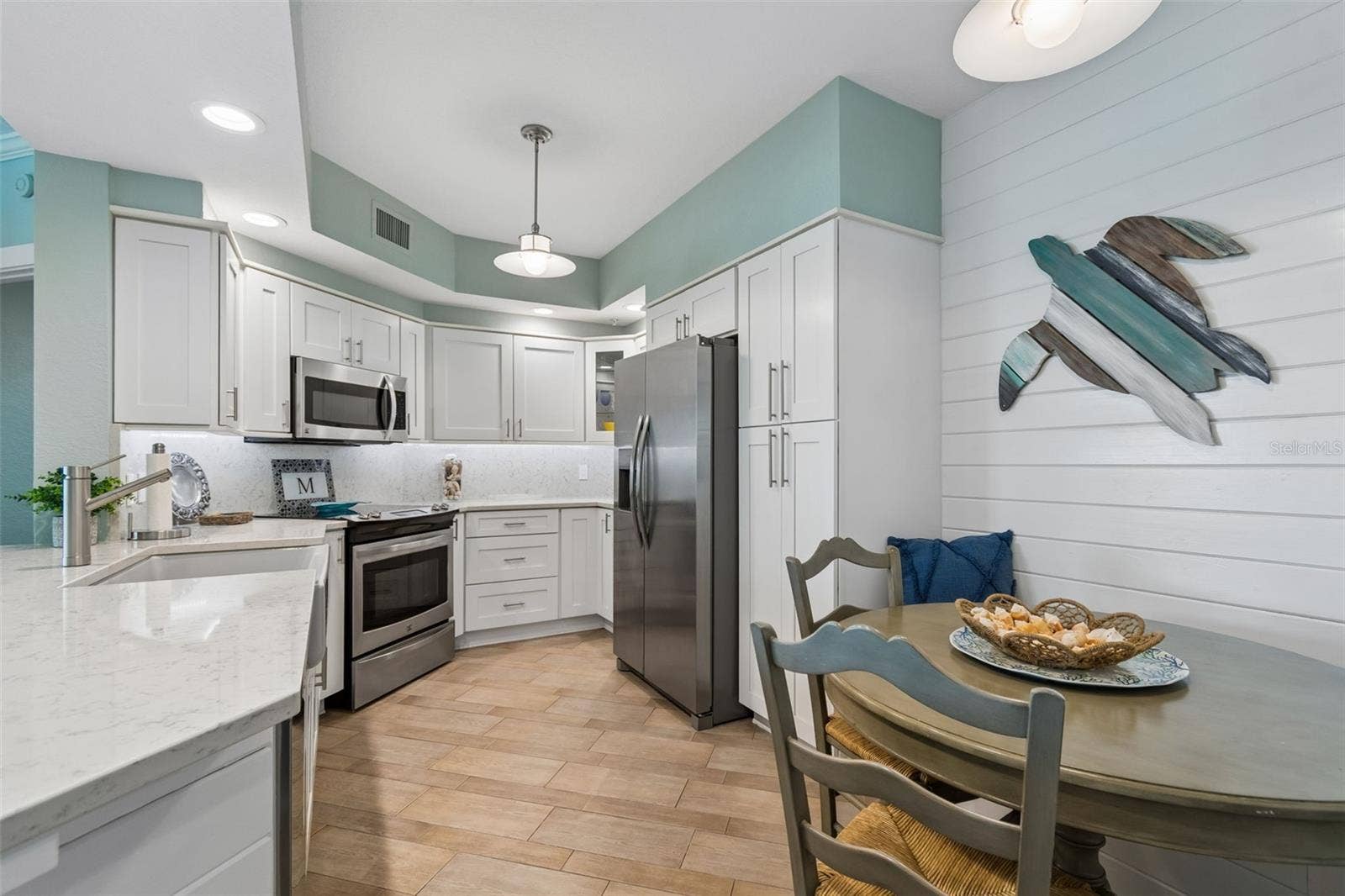 1170 GULF BOULEVARD, #403, Clearwater Beach, FL 33767 1170 GULF BOULEVARD, #403, Clearwater Beach, FL 33767