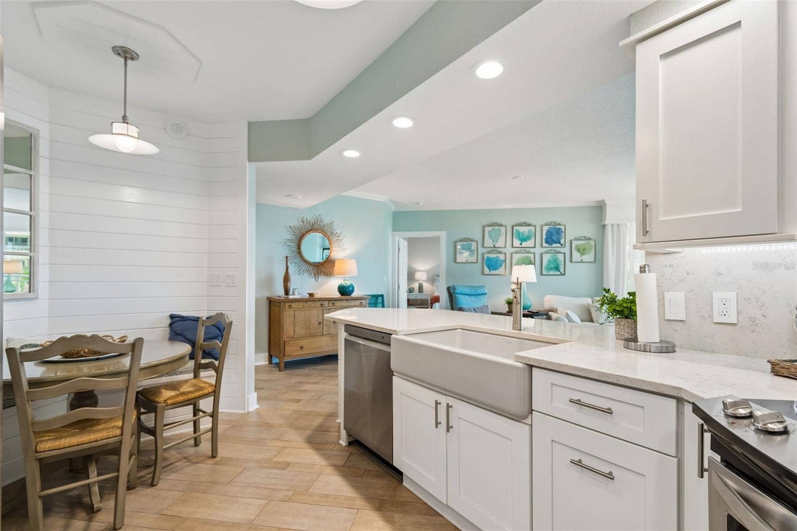 1170 GULF BOULEVARD, #403, Clearwater Beach, FL 33767 1170 GULF BOULEVARD, #403, Clearwater Beach, FL 33767