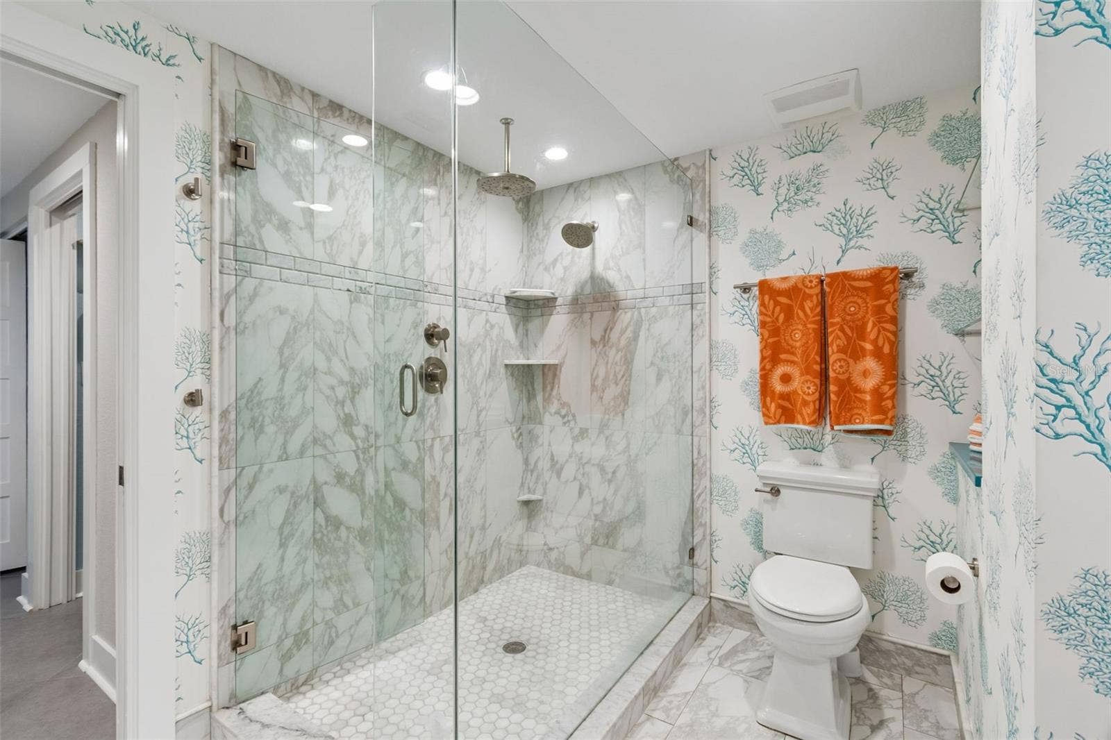 1170 GULF BOULEVARD, #403, Clearwater Beach, FL 33767 1170 GULF BOULEVARD, #403, Clearwater Beach, FL 33767