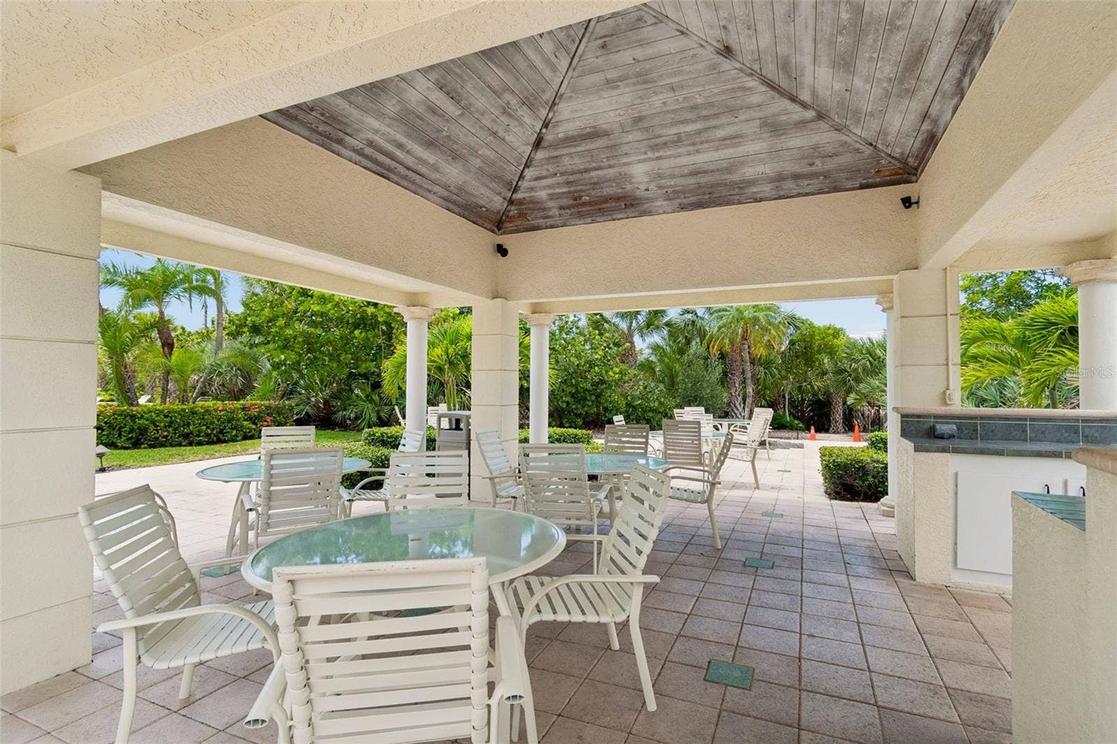 1170 GULF BOULEVARD, #403, Clearwater Beach, FL 33767 1170 GULF BOULEVARD, #403, Clearwater Beach, FL 33767
