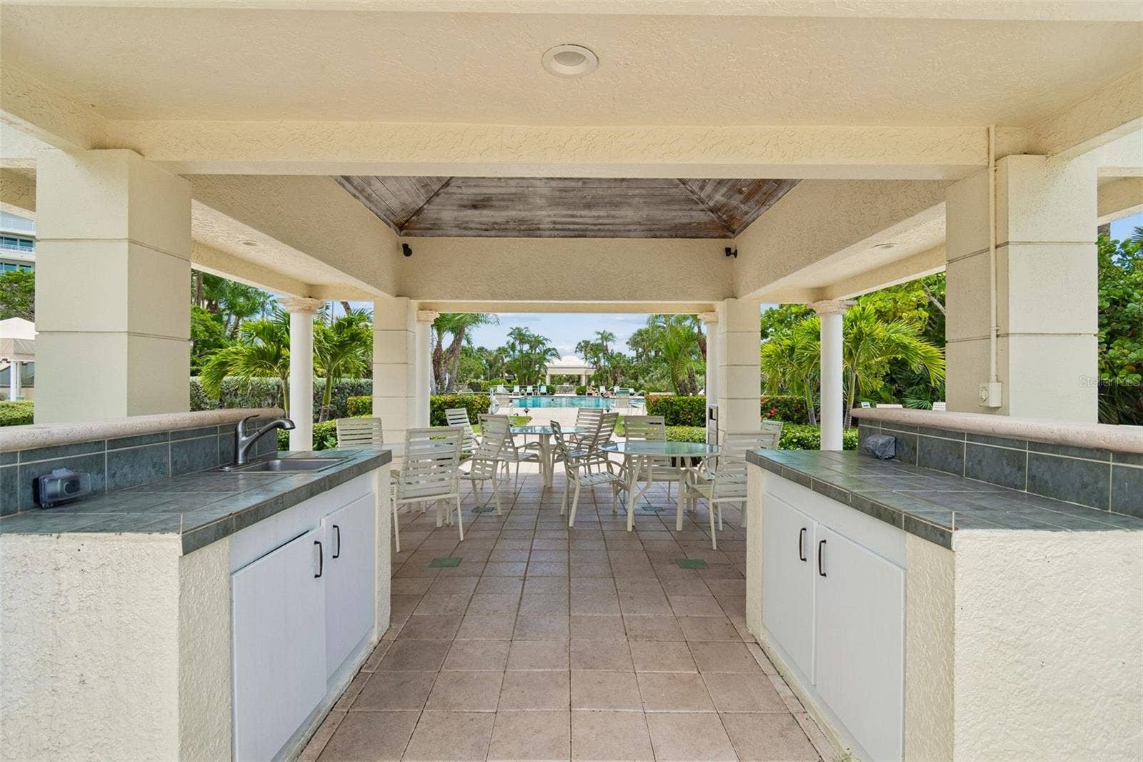 1170 GULF BOULEVARD, #403, Clearwater Beach, FL 33767 1170 GULF BOULEVARD, #403, Clearwater Beach, FL 33767