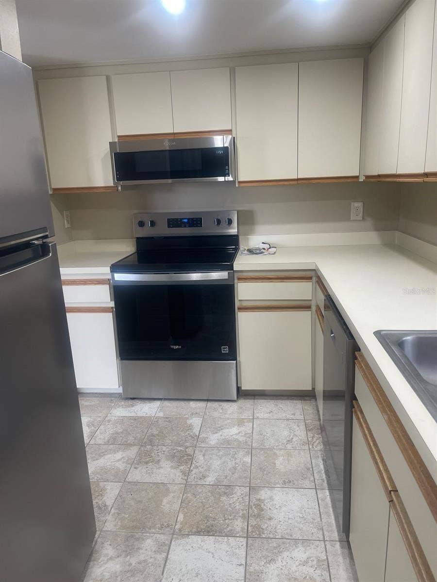 Kitchen - Brand New Stove