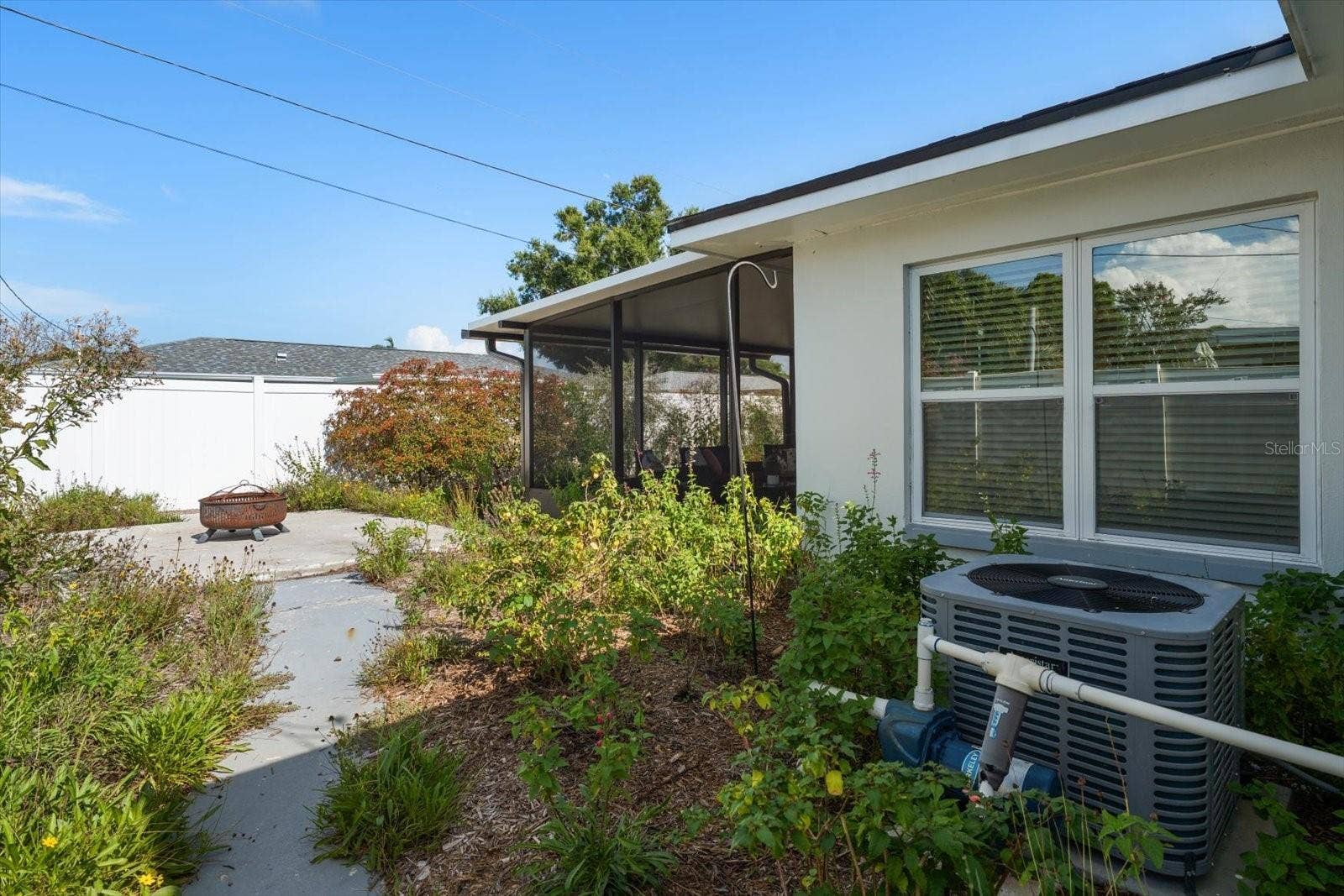 8879 111TH STREET, Seminole, FL 33772 8879 111TH STREET, Seminole, FL 33772