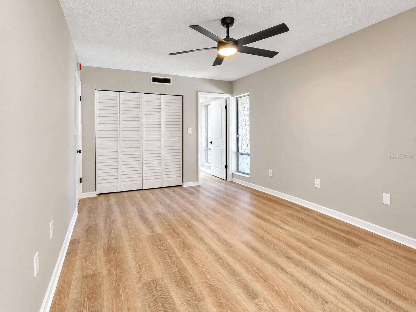 90 S HIGHLAND AVENUE, #202, Tarpon Springs, FL 34689