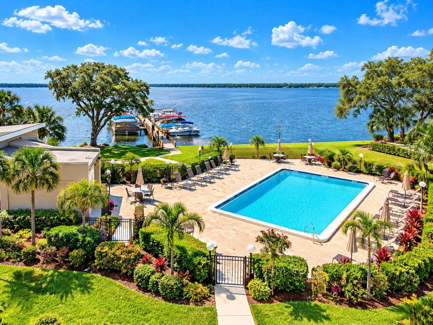 90 S HIGHLAND AVENUE, #202, Tarpon Springs, FL 34689