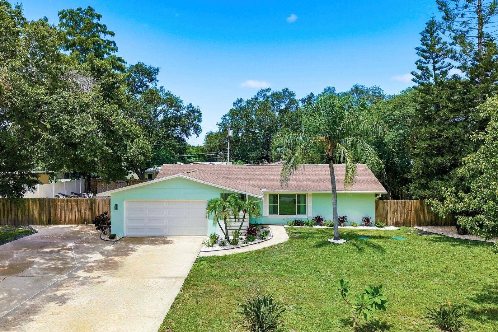 2168 VICTORIA DRIVE, Clearwater, FL 33763 2168 VICTORIA DRIVE, Clearwater, FL 33763