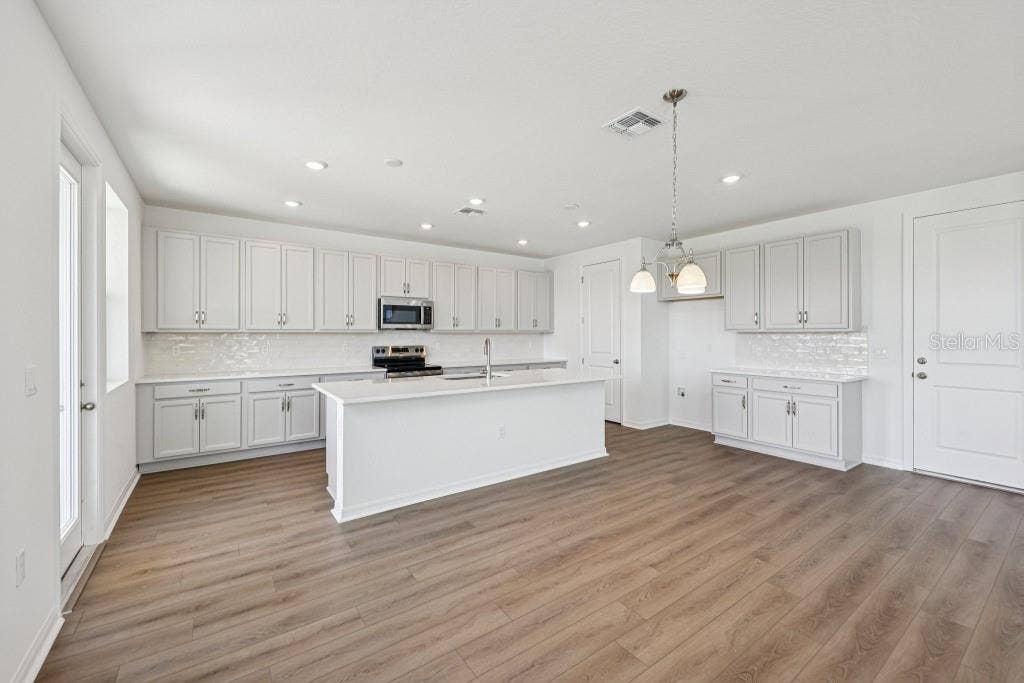 17631 LAKE STAR ROAD, Winter Garden, FL 34787 17631 LAKE STAR ROAD, Winter Garden, FL 34787