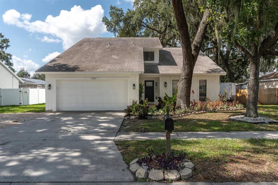 Property photo for 1901 LANDSIDE DRIVE, Valrico, FL