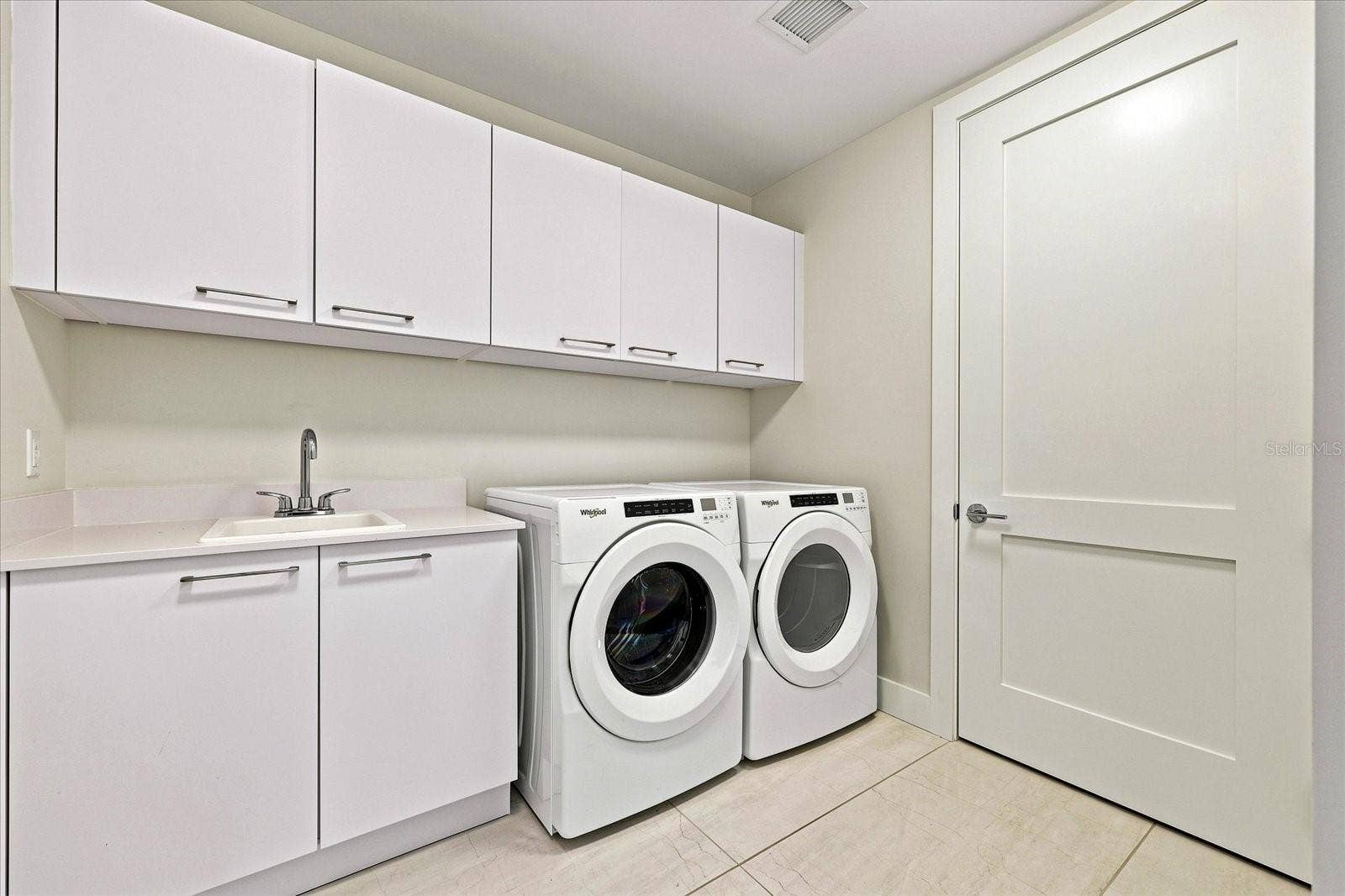 275 1ST AVENUE S, #3308, St Petersburg, FL 33701 275 1ST AVENUE S, #3308, St Petersburg, FL 33701