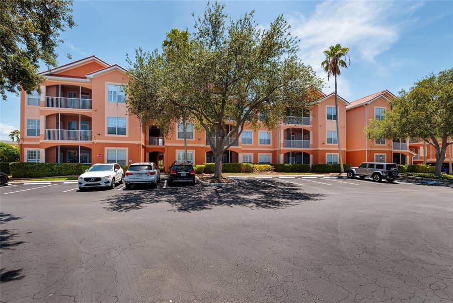Property photo for 5000 CULBREATH KEY WAY, #4-105, Tampa, FL