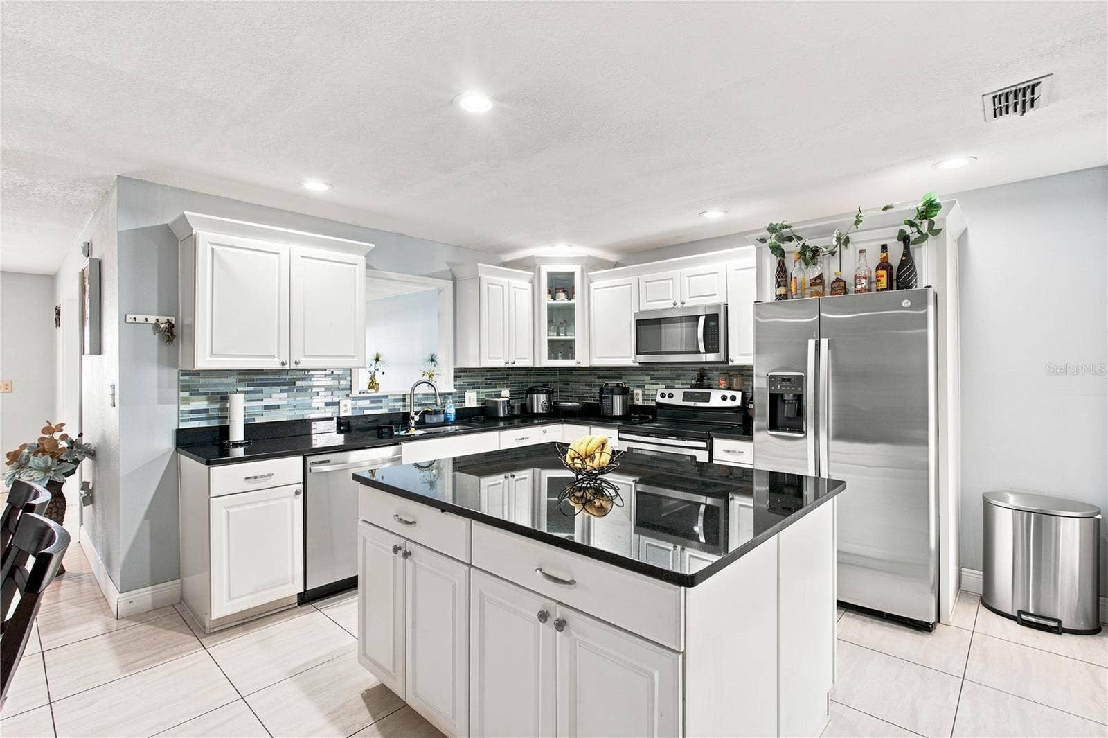 6513 N MANHATTAN AVENUE, Tampa, FL 33614 6513 N MANHATTAN AVENUE, Tampa, FL 33614
