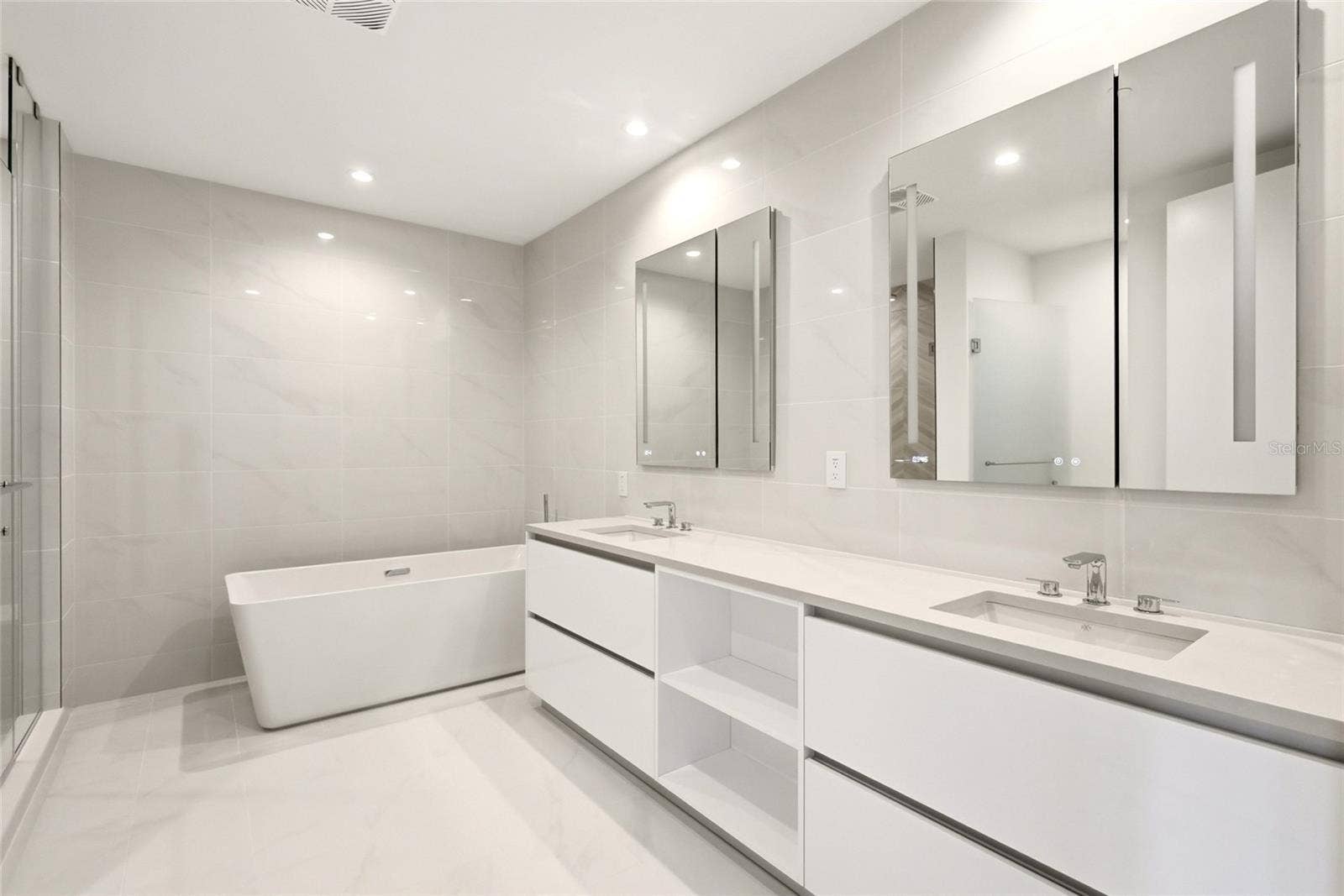 400 CENTRAL AVENUE, #407, St Petersburg, FL 33701 400 CENTRAL AVENUE, #407, St Petersburg, FL 33701
