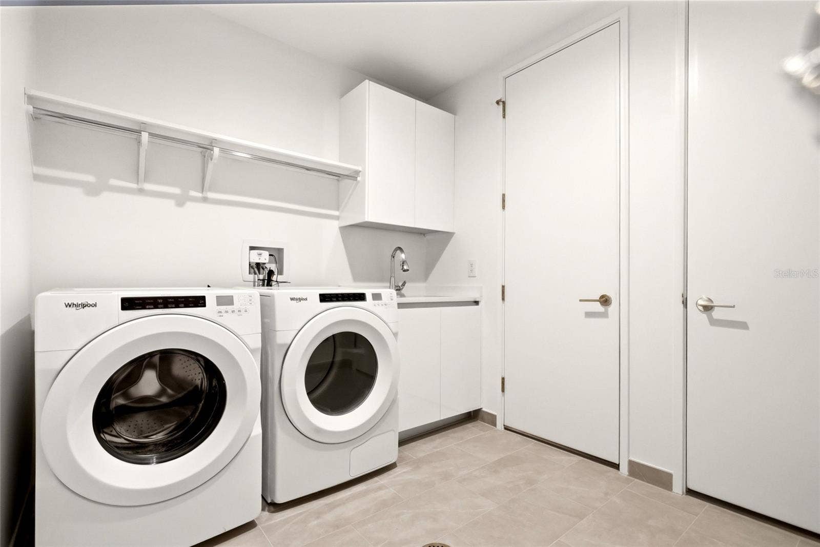 400 CENTRAL AVENUE, #407, St Petersburg, FL 33701 400 CENTRAL AVENUE, #407, St Petersburg, FL 33701