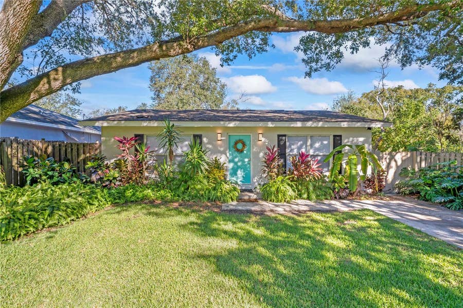 Property photo for 618 4TH AVENUE NE, Largo, FL