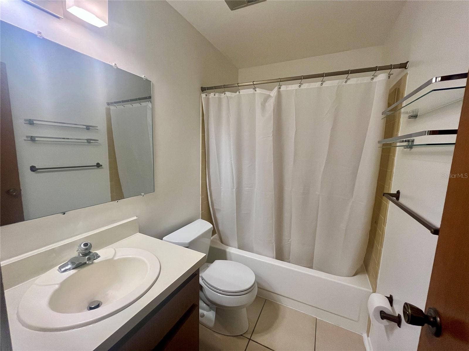 705 BAYOU AVENUE, Tarpon Springs, FL 34689