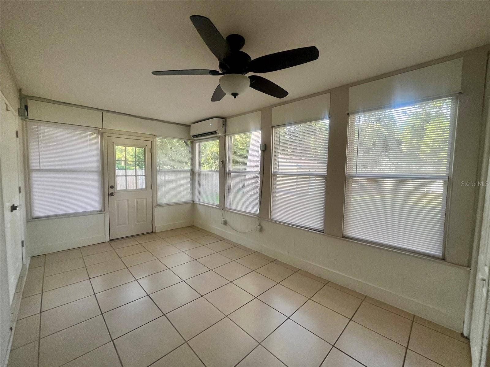 705 BAYOU AVENUE, Tarpon Springs, FL 34689