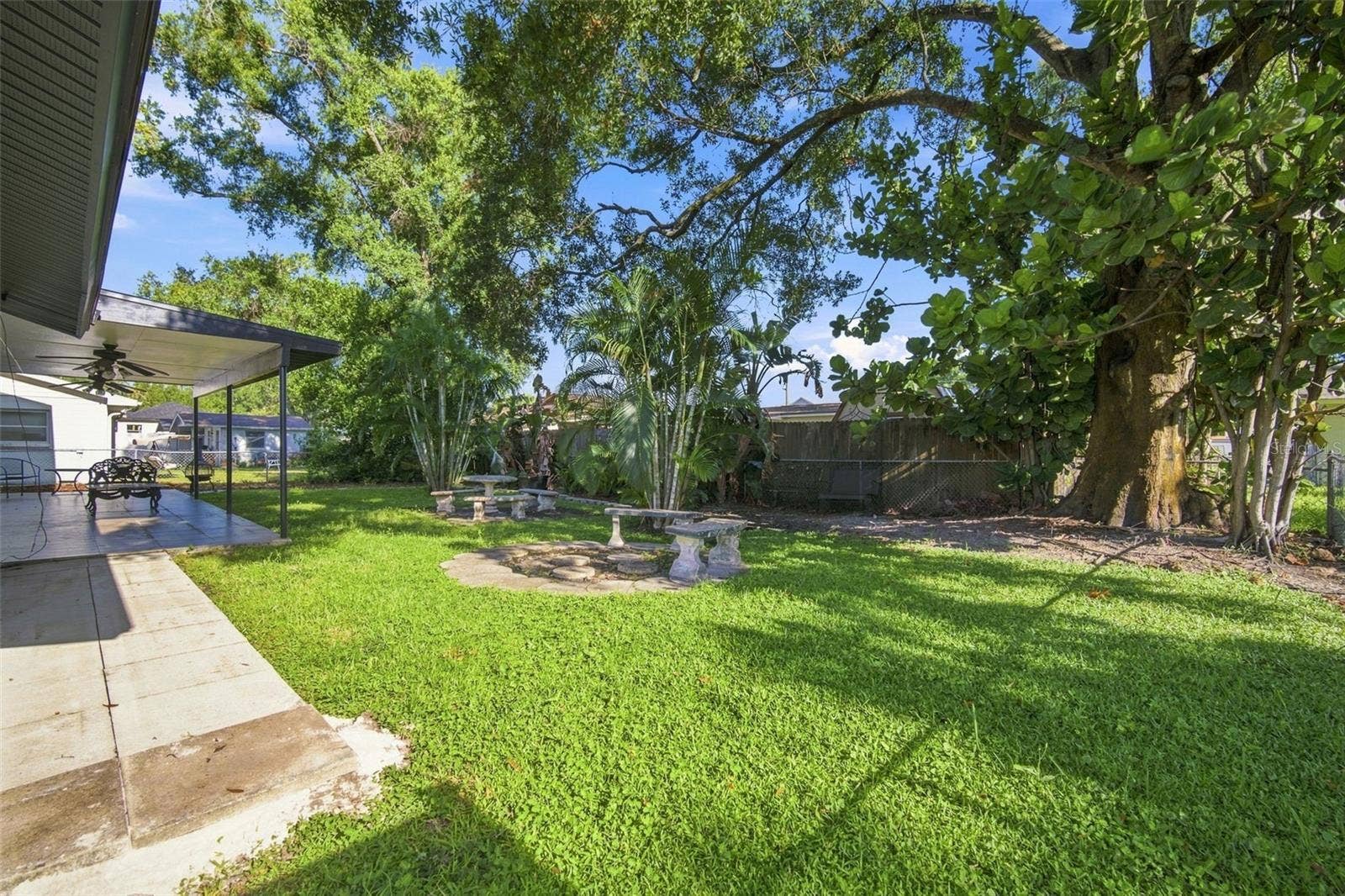 2705 SILVER LAKE AVENUE, Tampa, FL 33614
